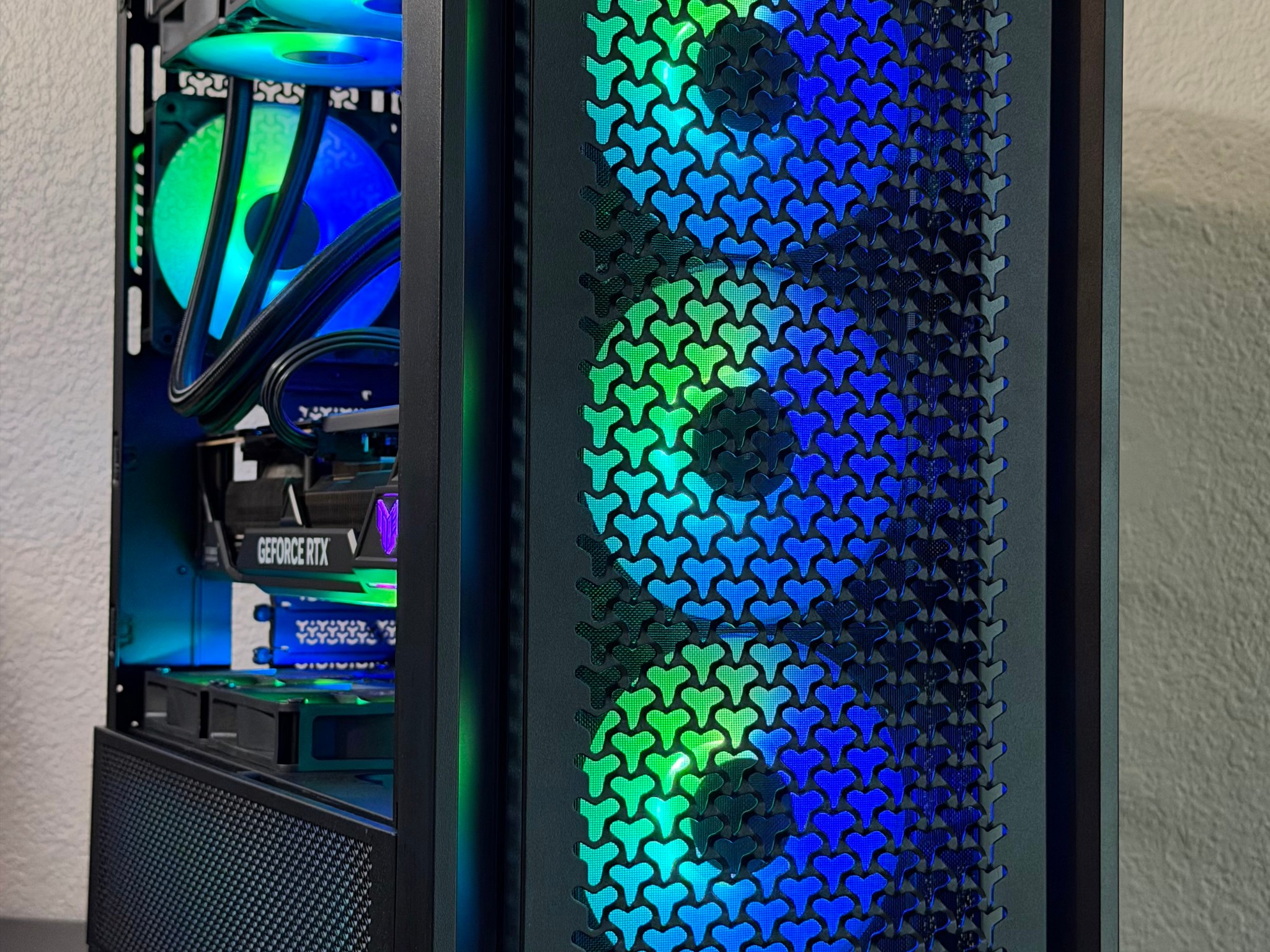 RTX 4080 Super/Ryzen 7 9800X3D Gaming PC