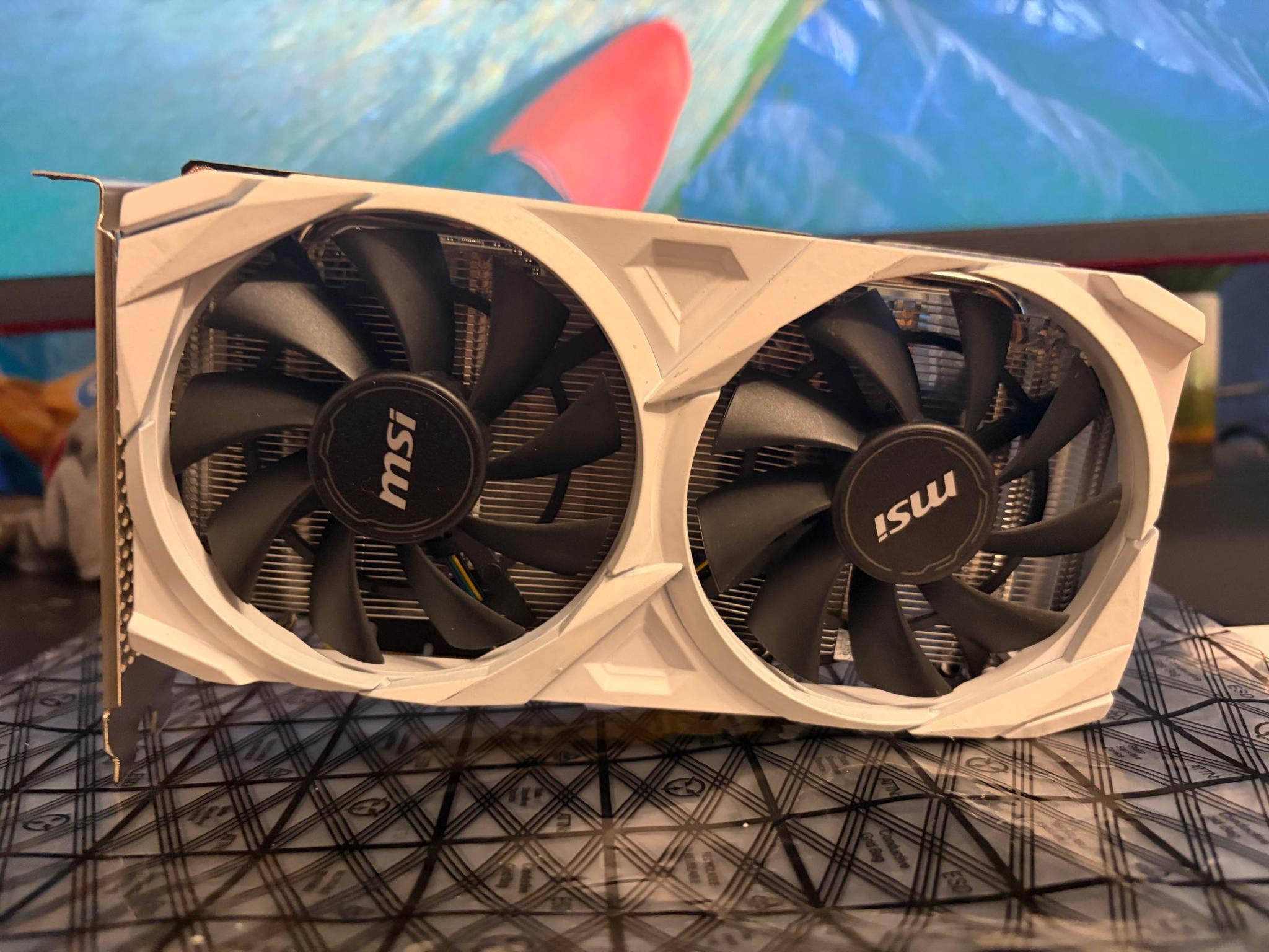 ❄️WHITE MSI GeForce RTX 3050 VENTUS 2X XS 8G OC🐻‍❄️
