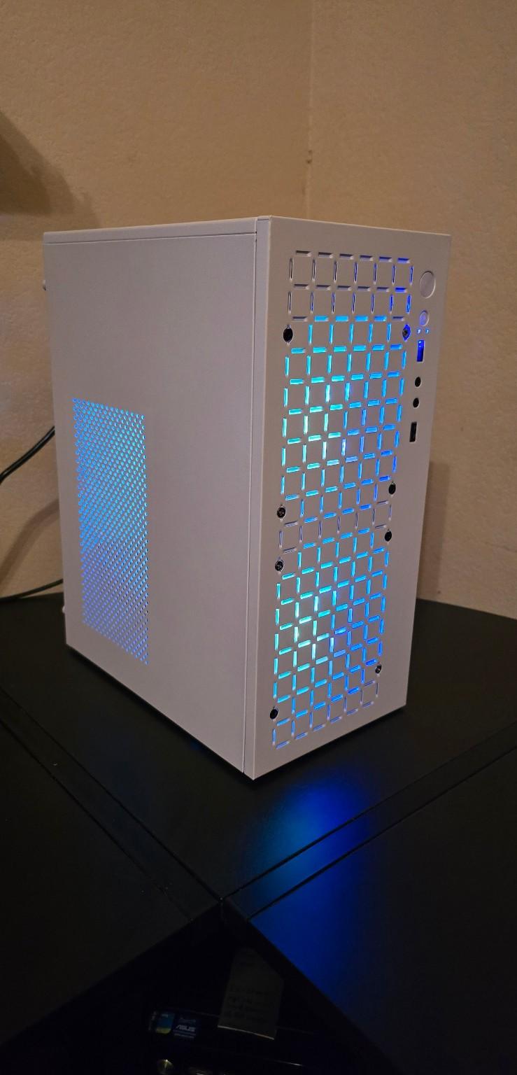 "Aurora Squared" Custom Gaming PC - i5 7600K @ 4.2 GHZ/ 1060 6GB