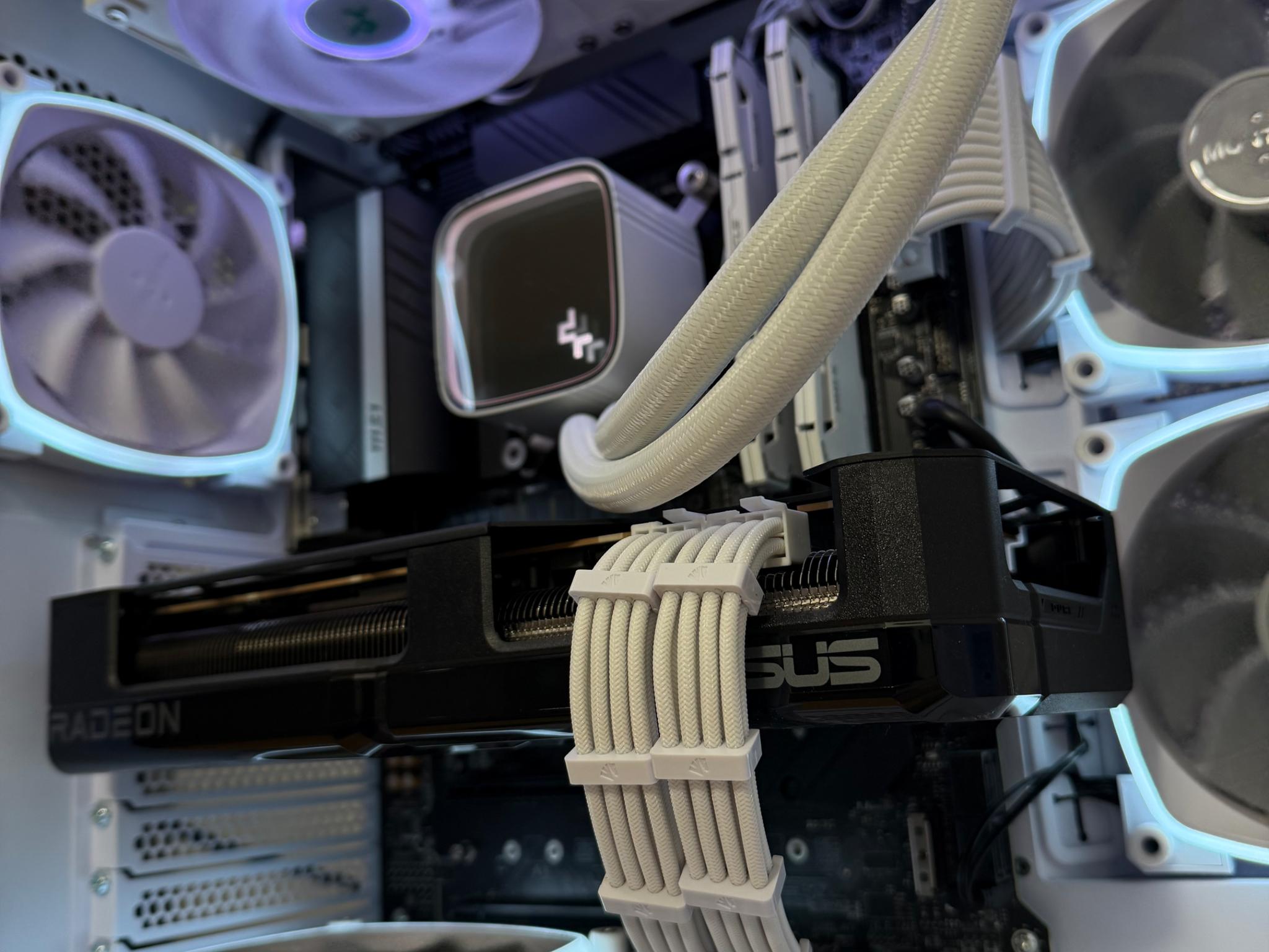 🧊ICE🧊-Liquid Cooled High-End Gaming PC-Rx 7800 xt-I5 12600KF-32GB Ram-1TB SSD