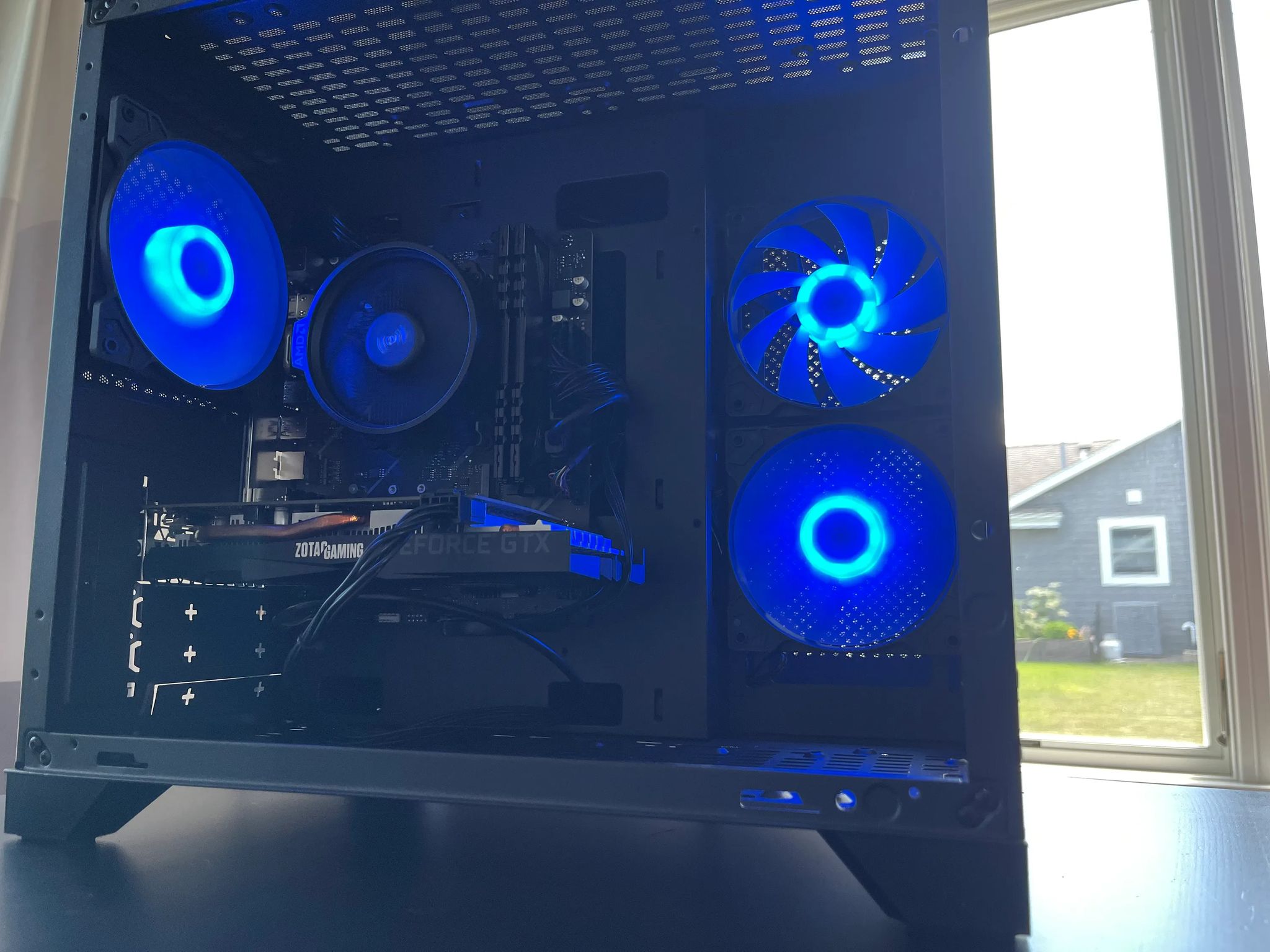 GTX 1660 Fish-Tank Gaming PC