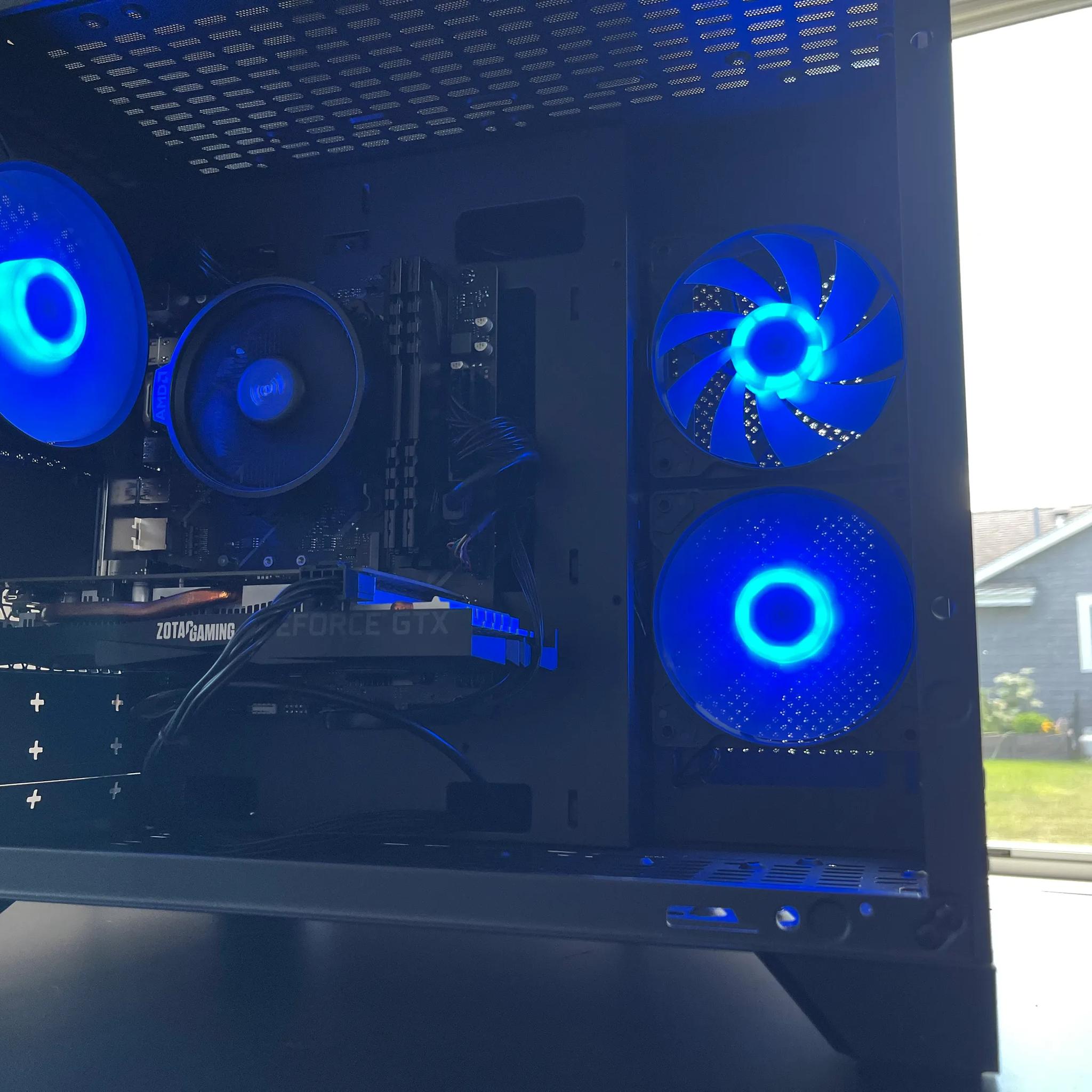 GTX 1660 Fish-Tank Gaming PC