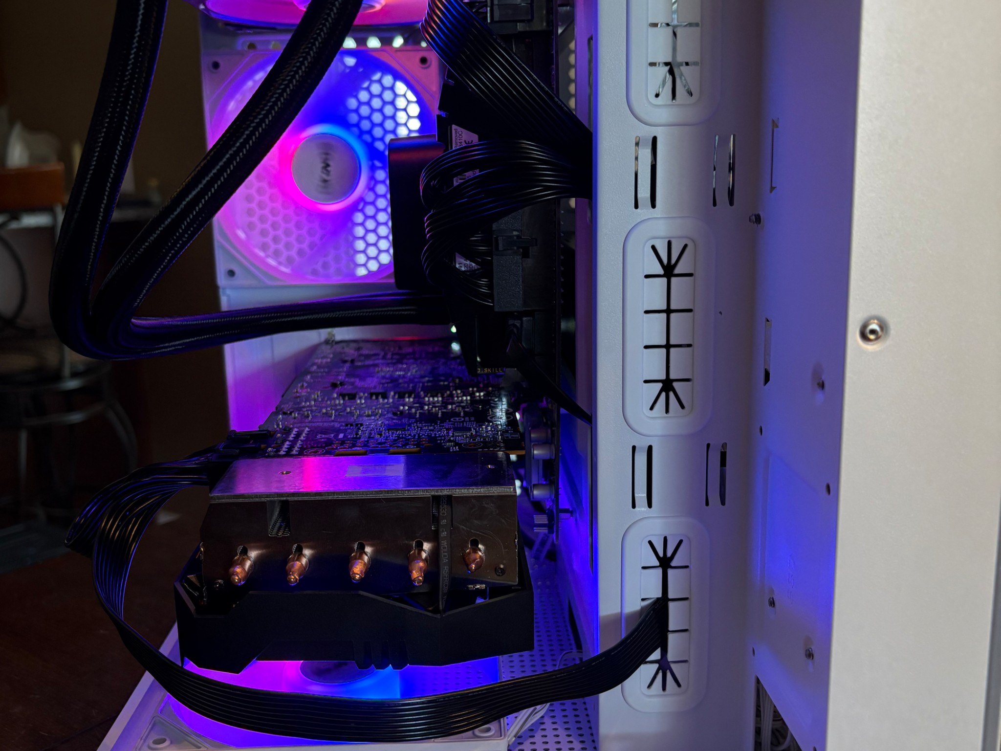 Gaming PC | RX 5700 XT | Intel E5 | 1.5 TB Storage | 16GB Ram