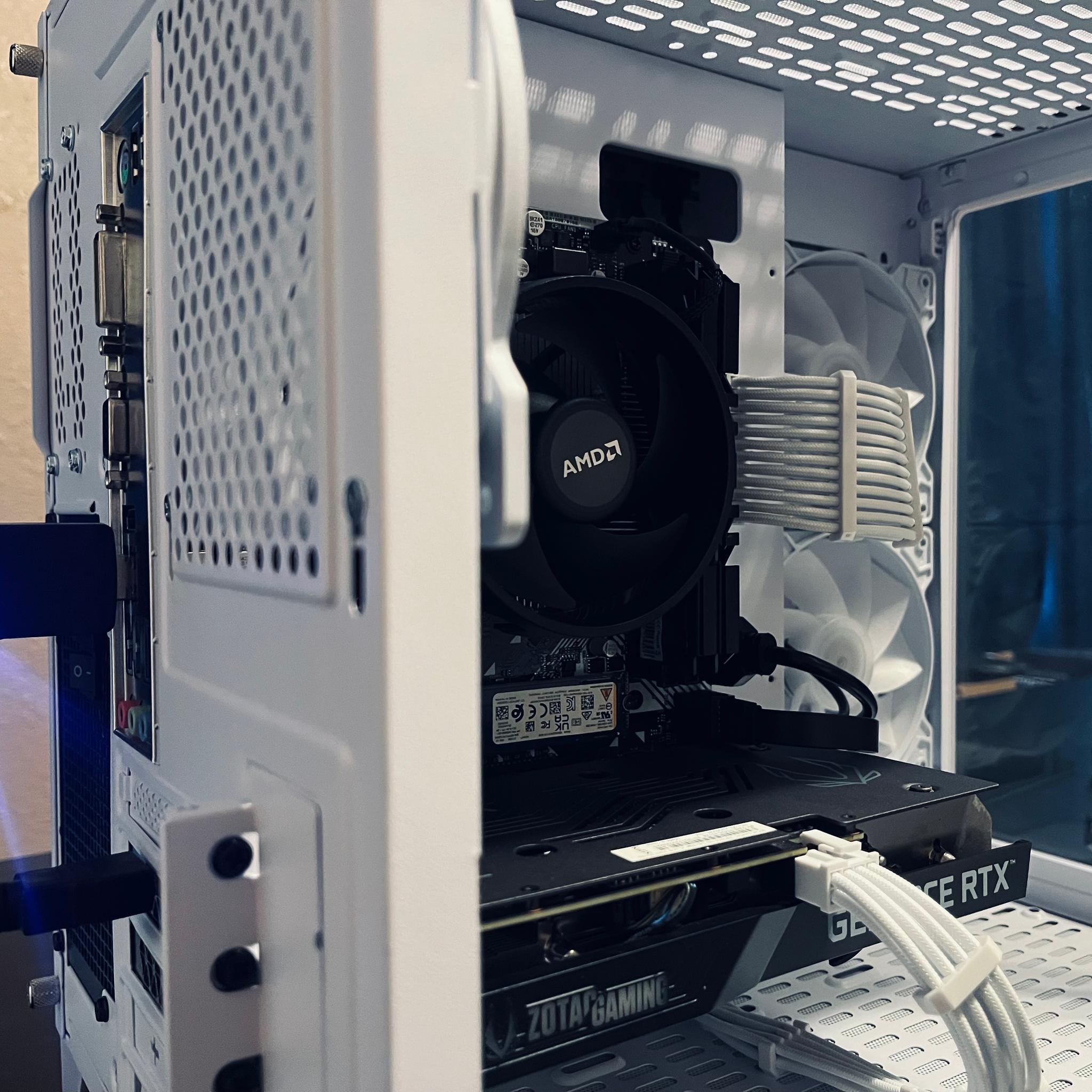 ESports Gaming PC |RTX 3060 12GB // Ryzen 5 3600 // 16GB DDR4|