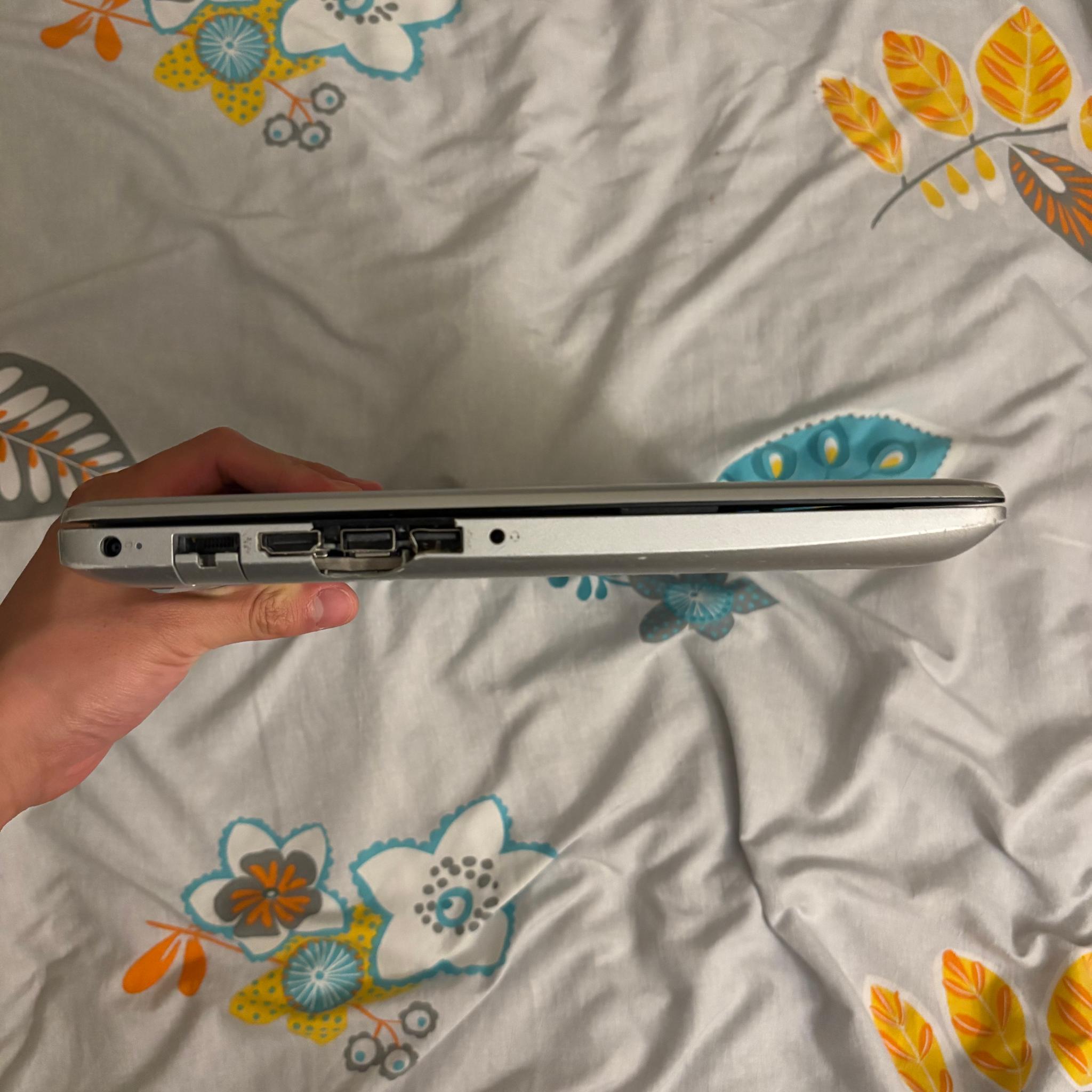 HP 15.6” Touchscreen Laptop – i5 / 12GB RAM / 128GB SSD *READ*