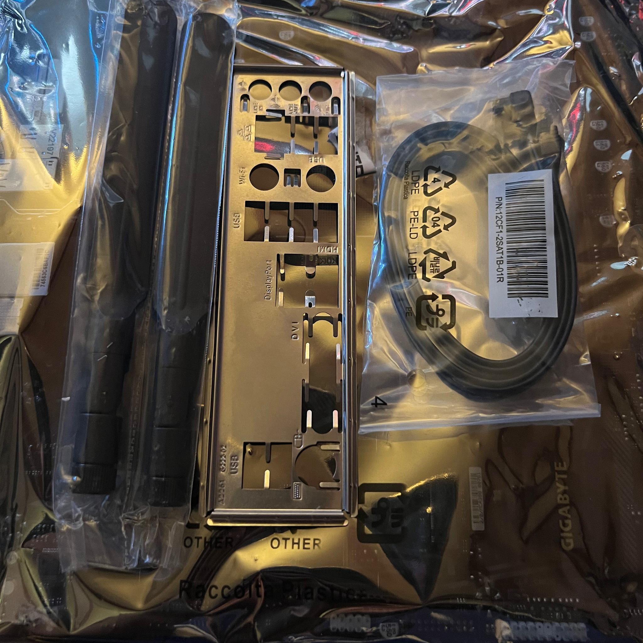 GIGABYTE B550M DS3H AC - Motherboard AM4 AMD/B550/Micro ATX/Dual M.2/SATA 6Gb/s/USB 3.2