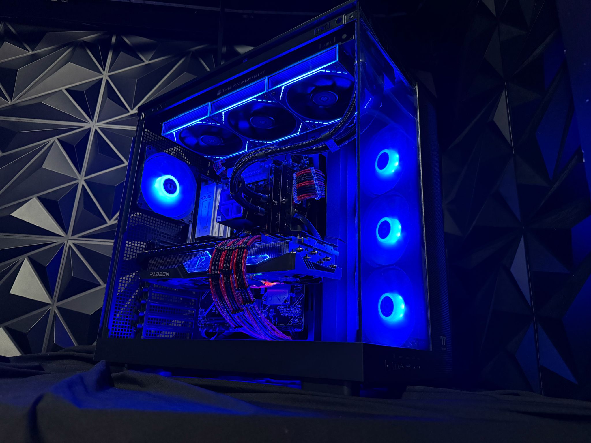 🔥🚀 RED LEADER 🚀🔥 Ryzen 9 7900X| RX 7900XTX 24 GB | 64 GB DDR5| 4 TB NVMe| 850W PSU