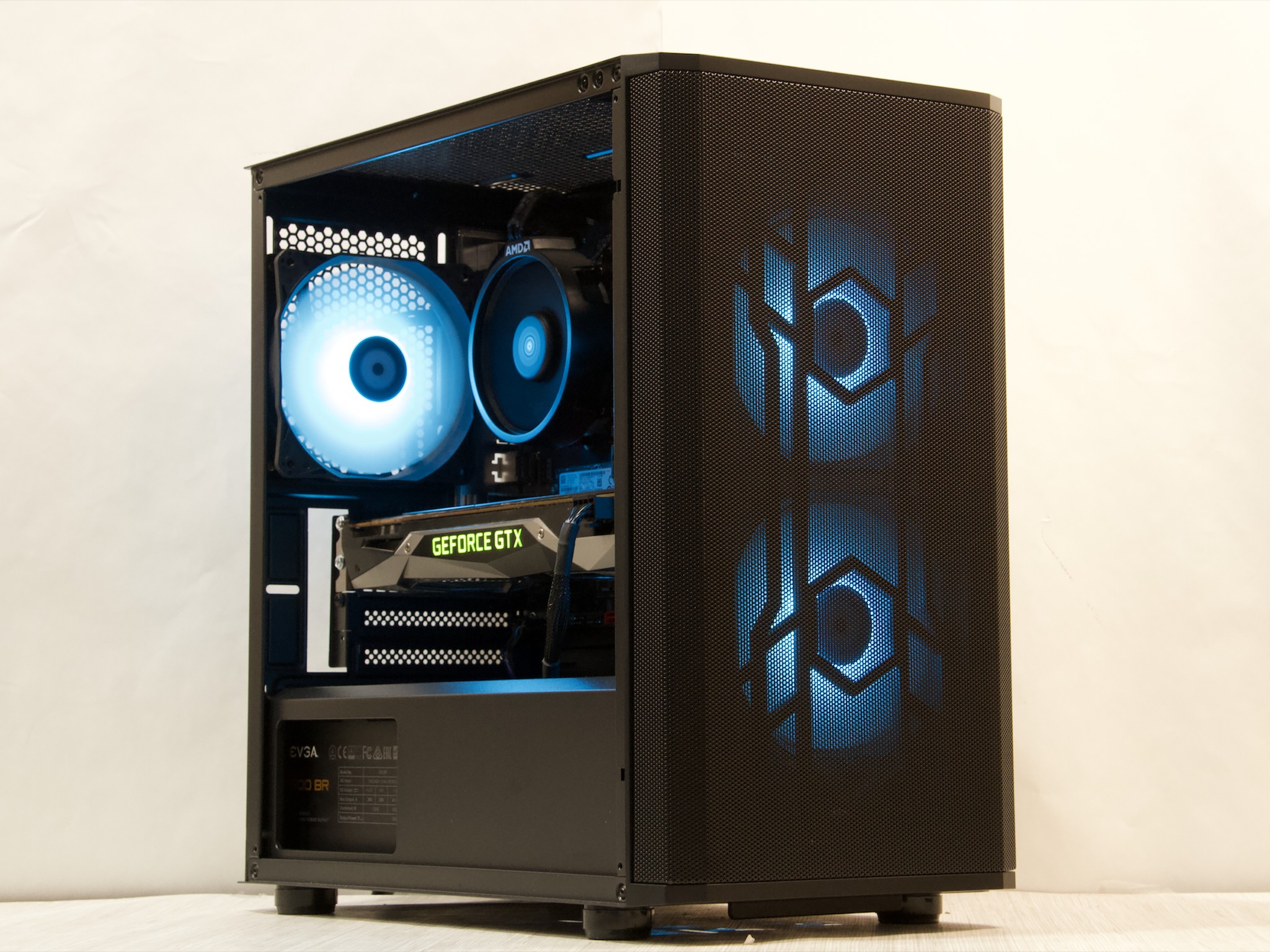 Ryzen 5 3600, GTX 1070, 16GB DDR4, 512GB NVMe SSD, WiFi - Custom Gaming PC