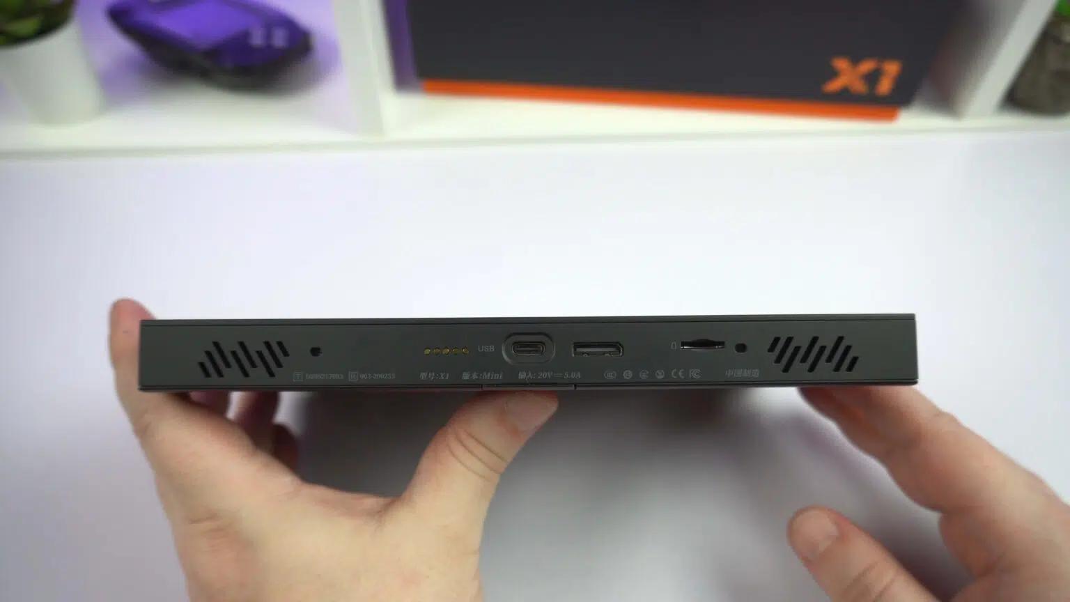 ONEXPLAYER X1 Mini 8840U