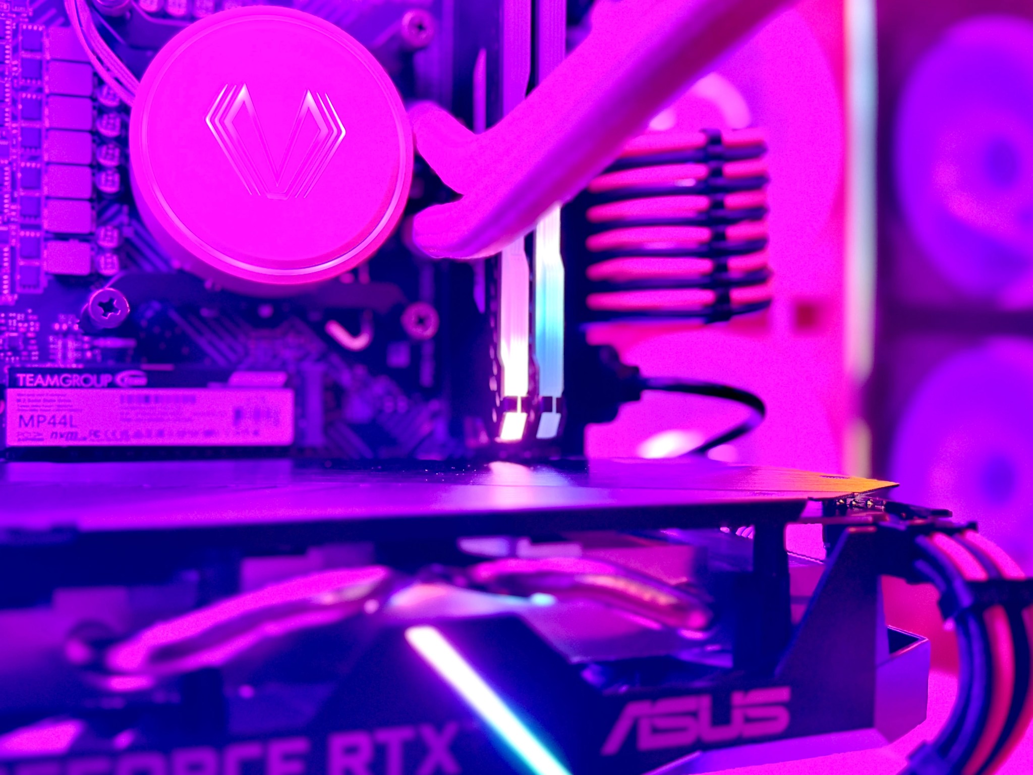 🥀 Rose 🥀 RTX 2060 / Intel Core i5-12400F / 1TB NVME / 16GB Ram DDR4 / 240 AIO / Windows 11 Pro