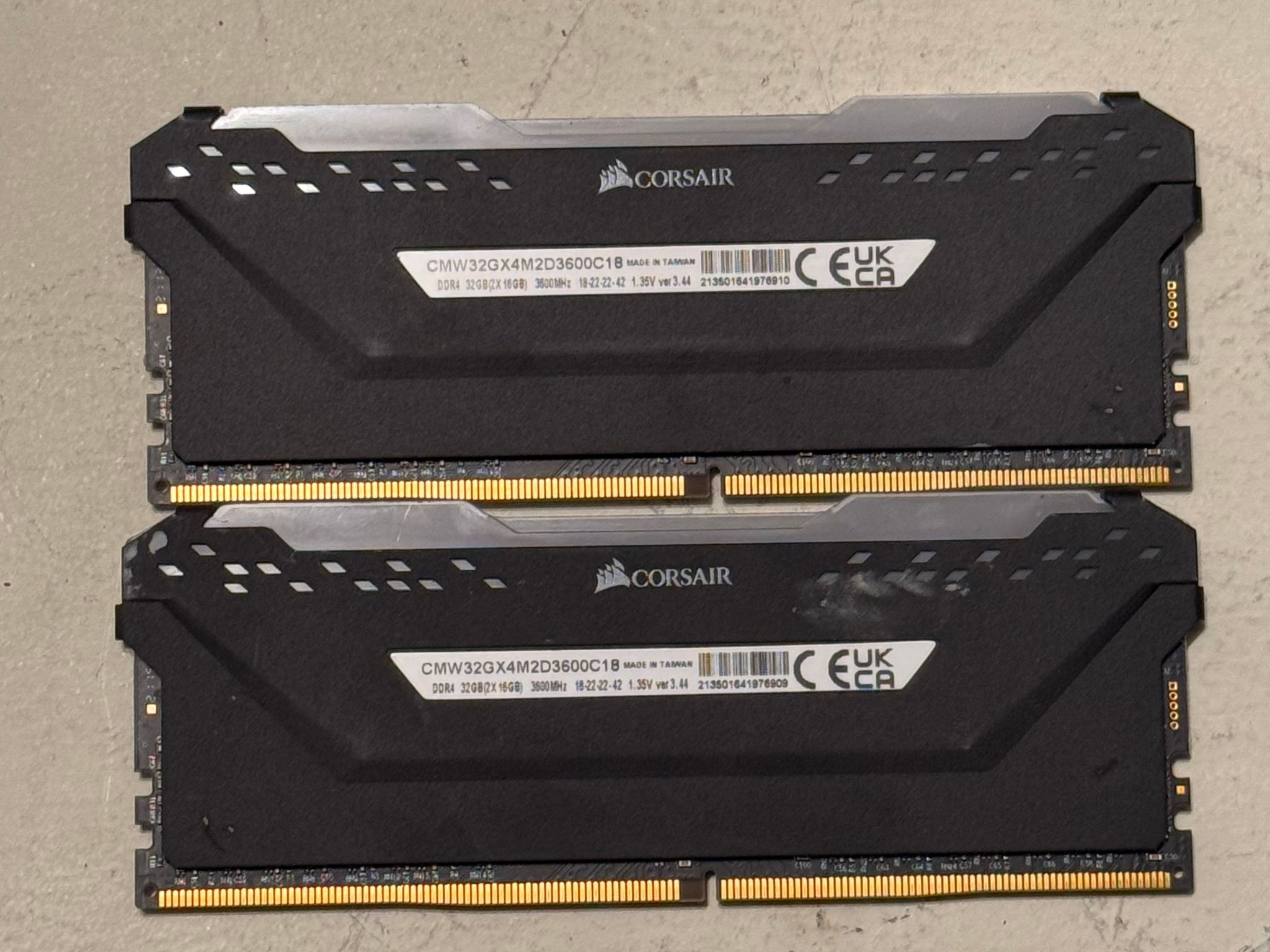 Corsair Vengeance RGB Pro 32GB (2 x 16GB) DDR4 DRAM 3600MHz C18 Memory Kit