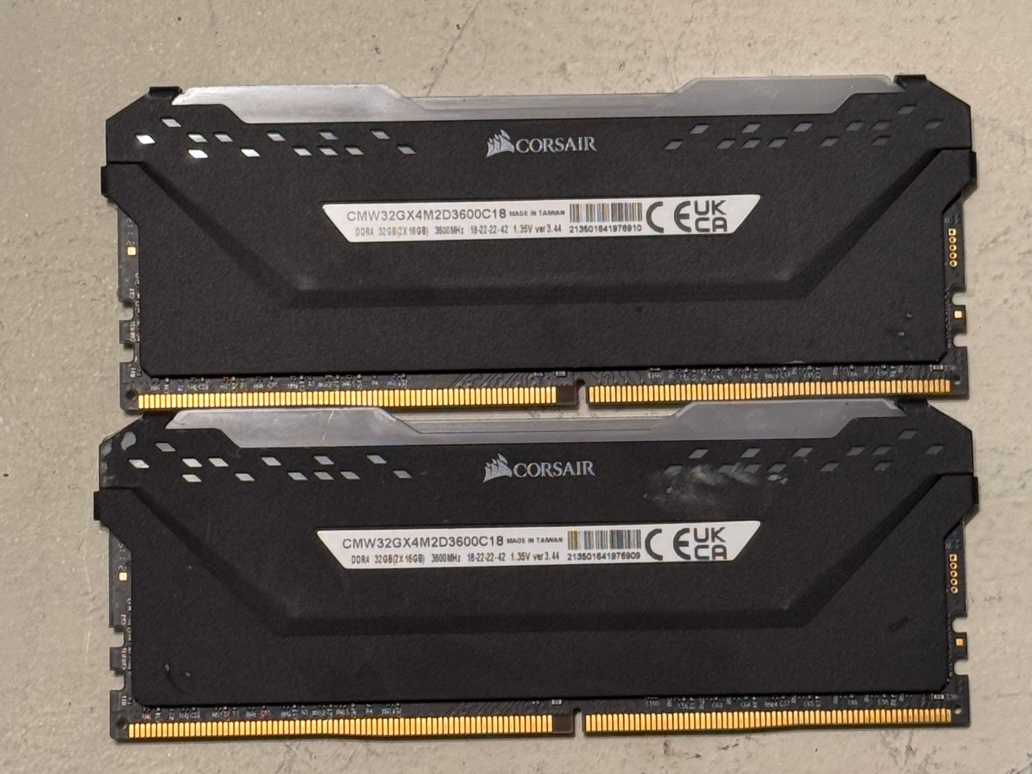Corsair Vengeance RGB Pro 32GB (2 x 16GB) DDR4 DRAM 3600MHz C18 Memory Kit
