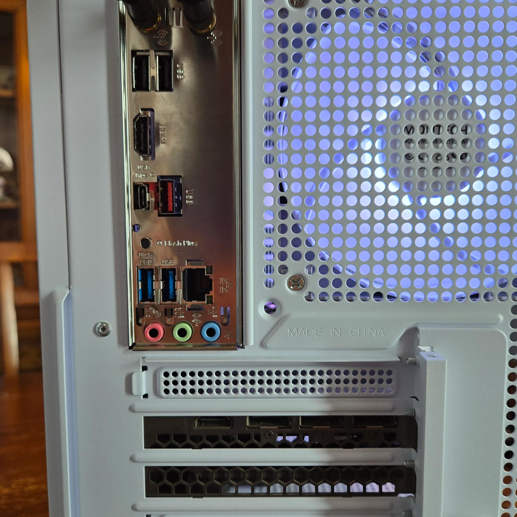3060 TI RYZEN 5 WHITE GAMING PC