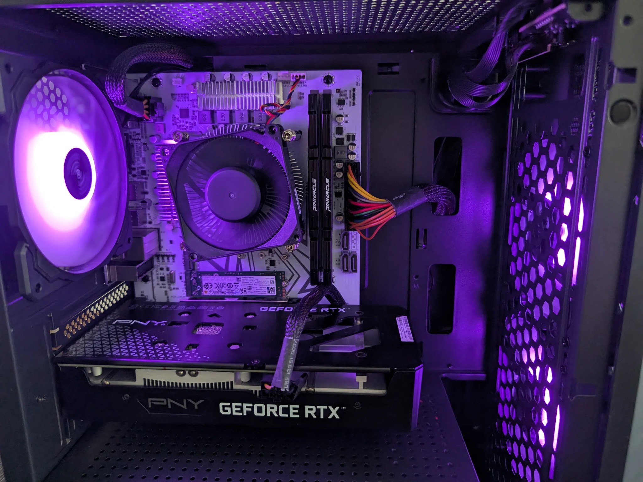 RTX 3050 8GB | i3-12100F | 512GB NVME | 16GB DDR4 | WIN 11 Pro | BT&WIFI