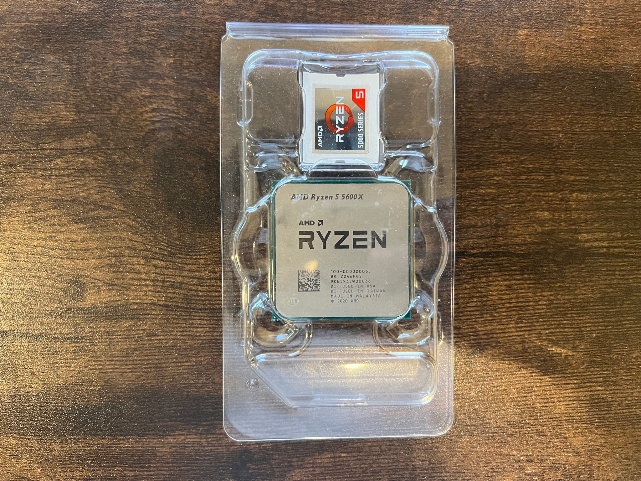 Ryzen 5 5600X CPU with Cooler+32GB (4x8GB) DDR4-3200MHz CL16 Corsair Vengeance RGB PRO RAM Memory
