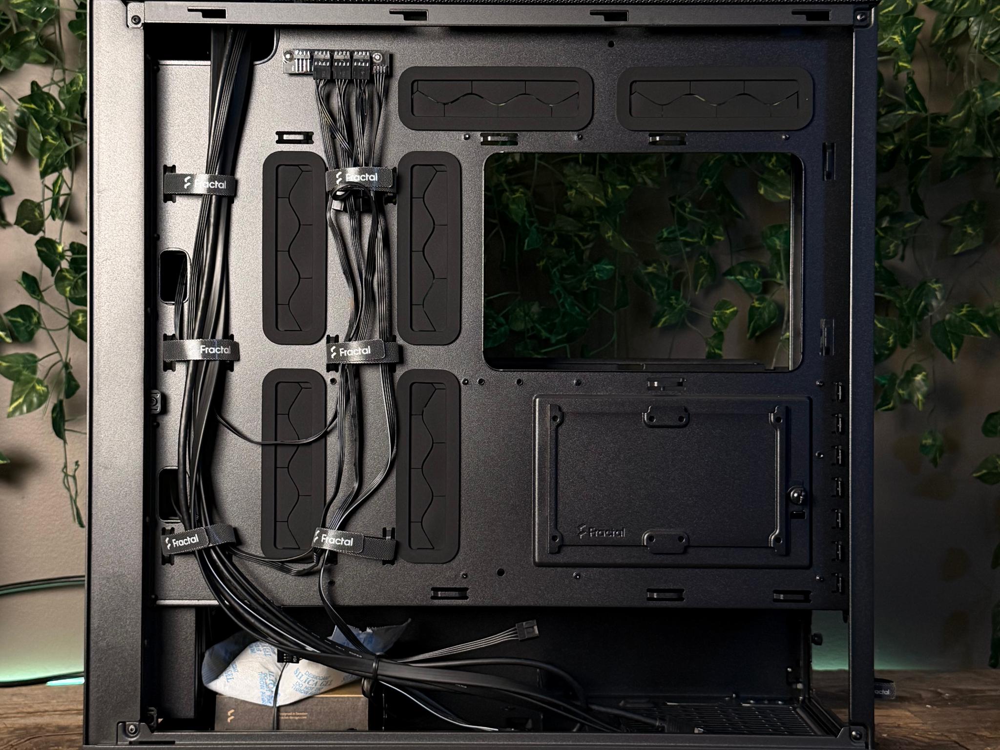 Fractal Design North XL (Black - Mesh) - Image 4