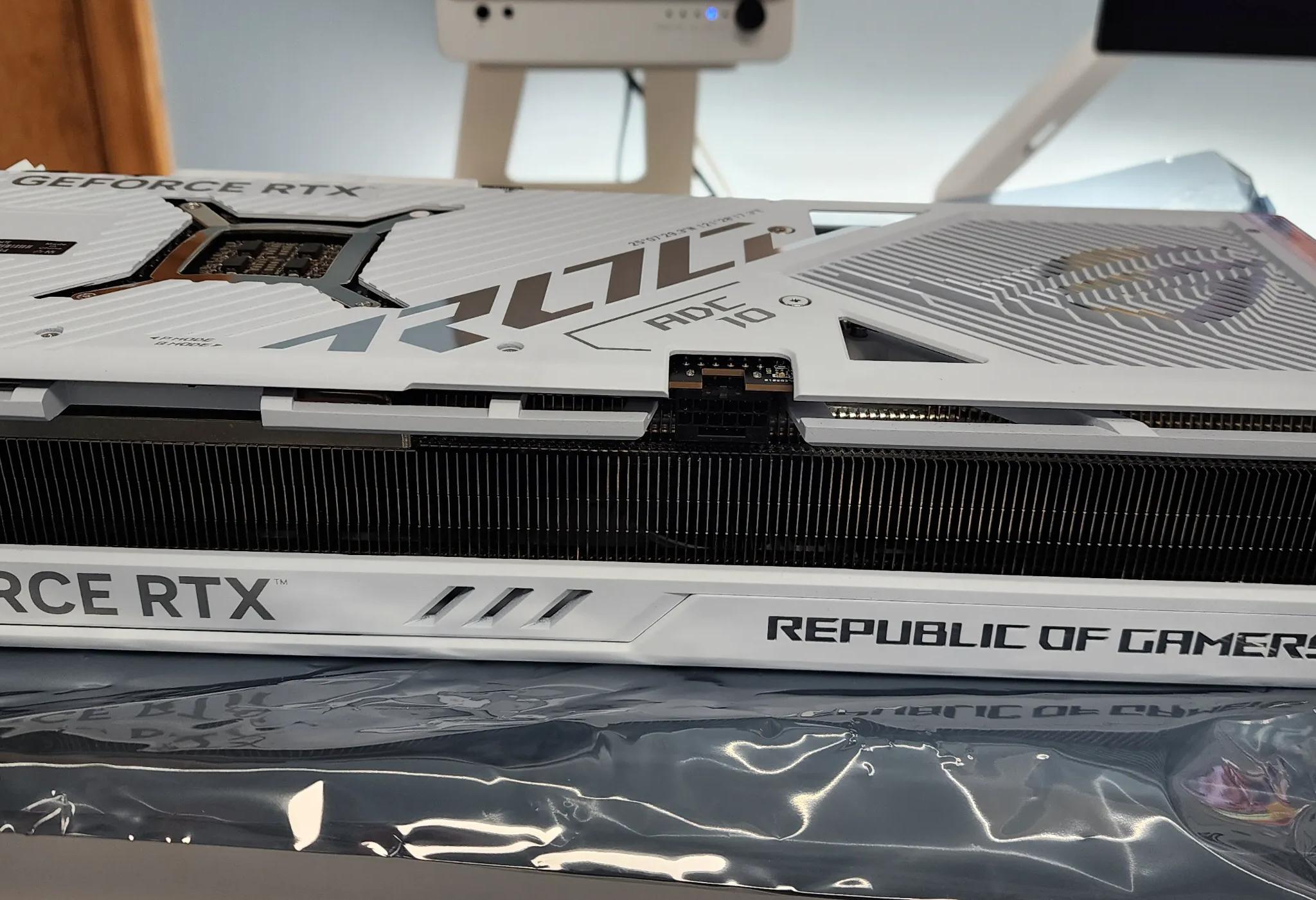 USED! RTX 4090 Asus Rog Strix OC White Edition