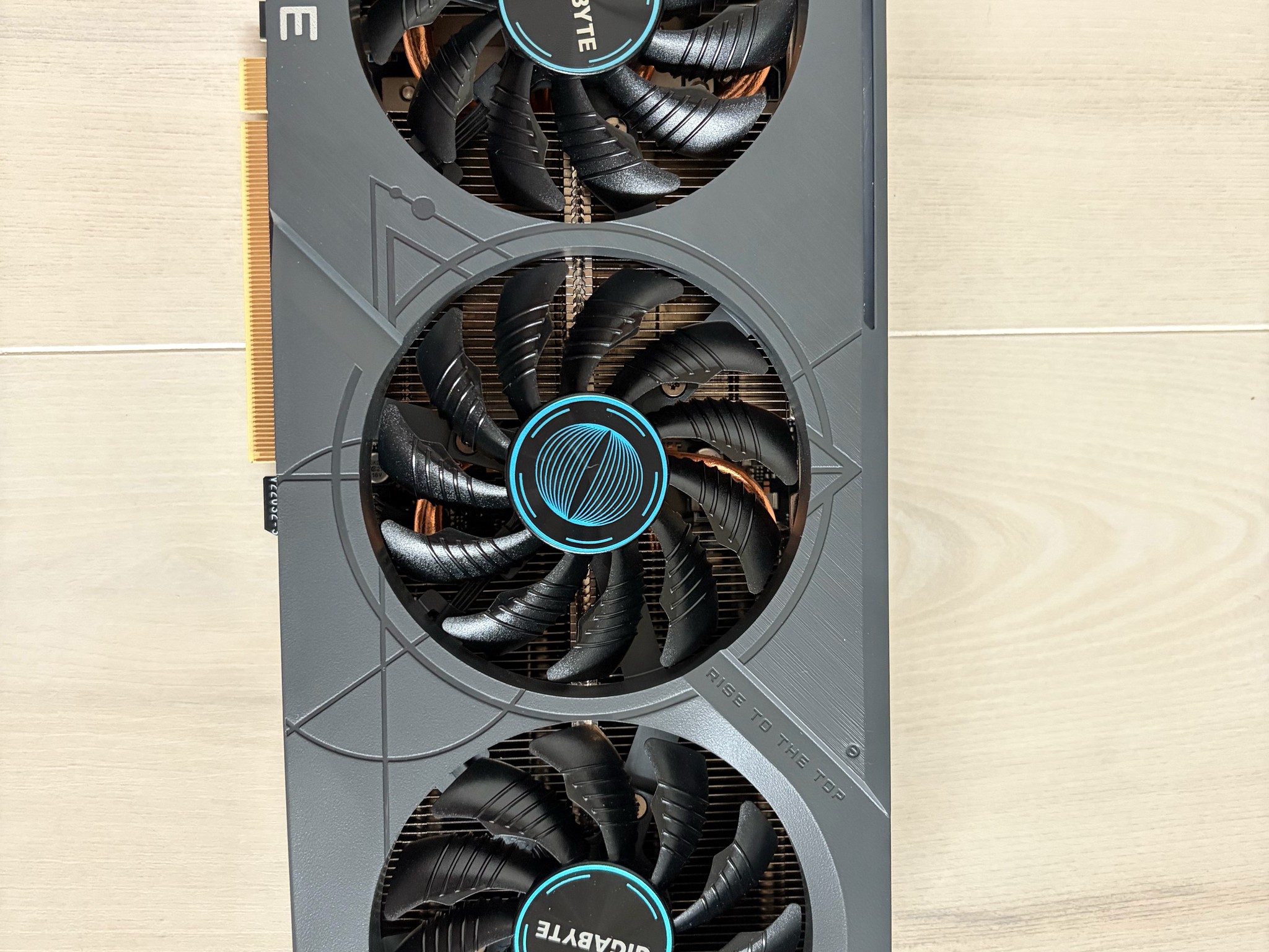 Gigabyte EAGLE OC GeForce RTX 4070 SUPER