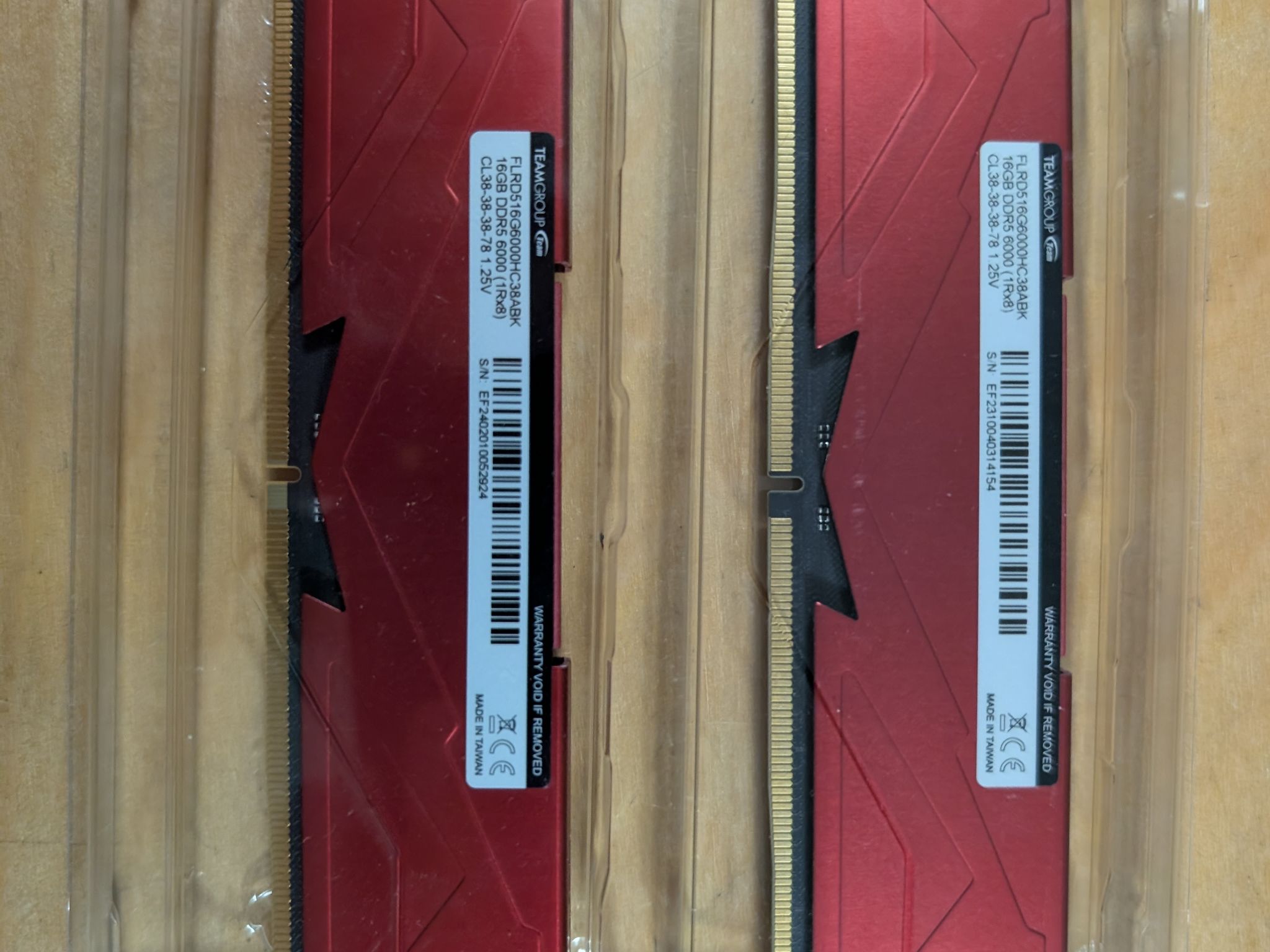 32GB DDR5 6000MTs T-Force Red 2x16GB