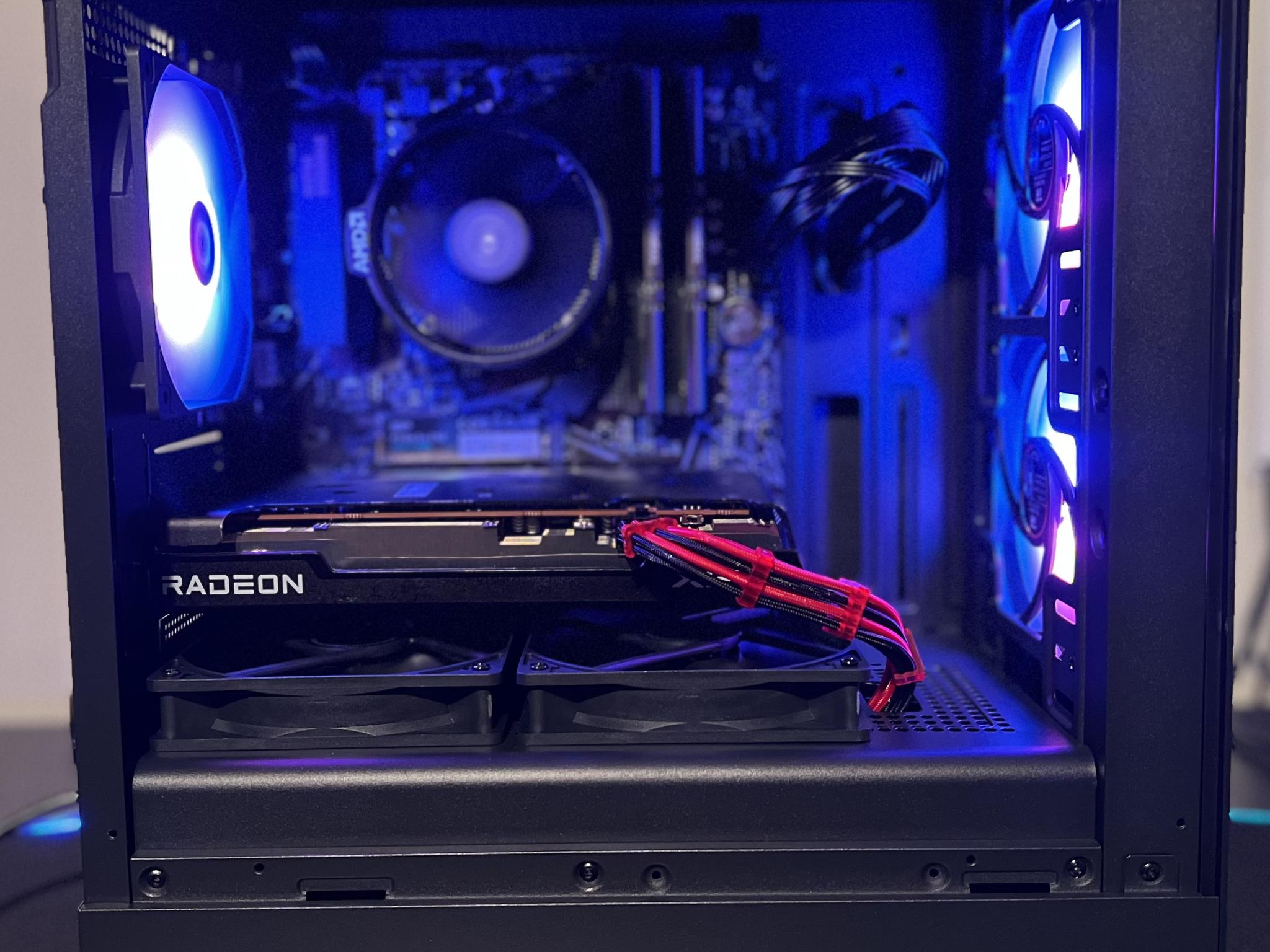 Custom AMD gaming PC  Ryzen 5 5600GT/RX 7600 8 GB/32 GB DDR4/1.25 TB SSD