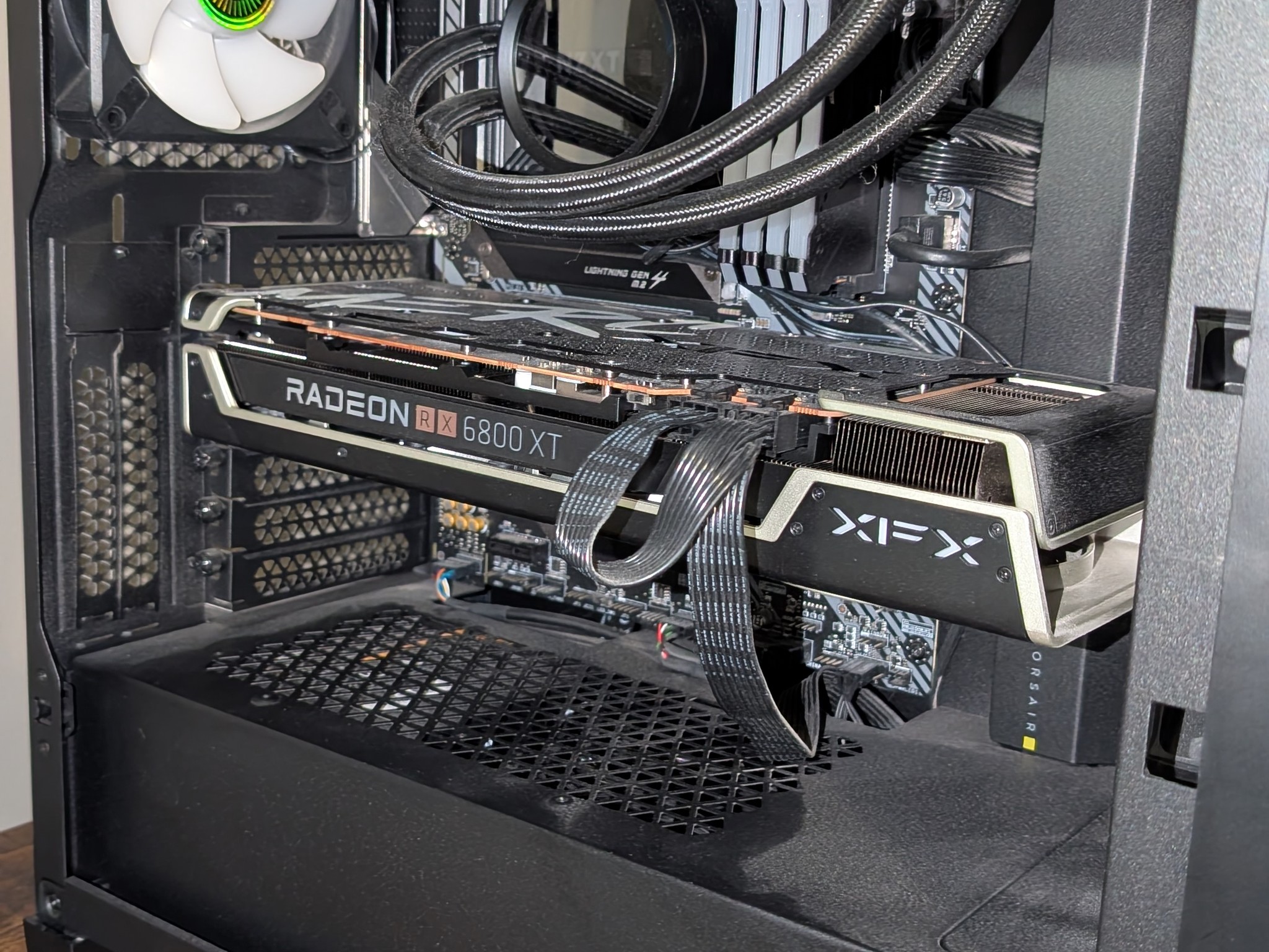 CPU | Ryzen 5800X3D ~ GPU | RX 6800XT w/ 1TB 990 Pro Custom Build