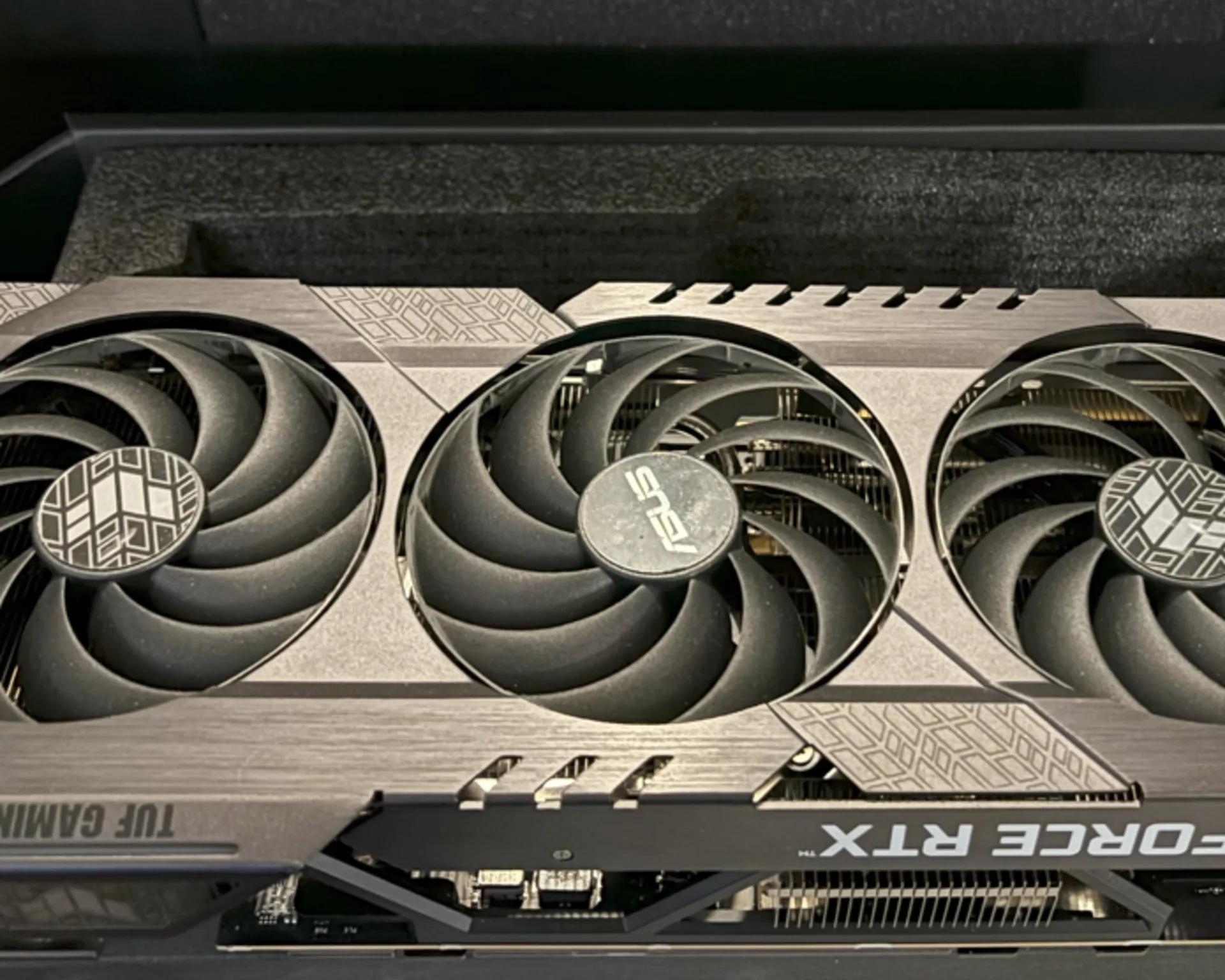 4090 - Less Than 6 Months of Use