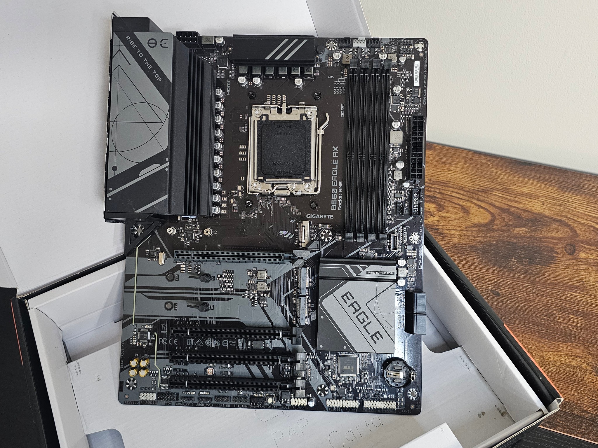 GIGABYTE B650 EAGLE AX