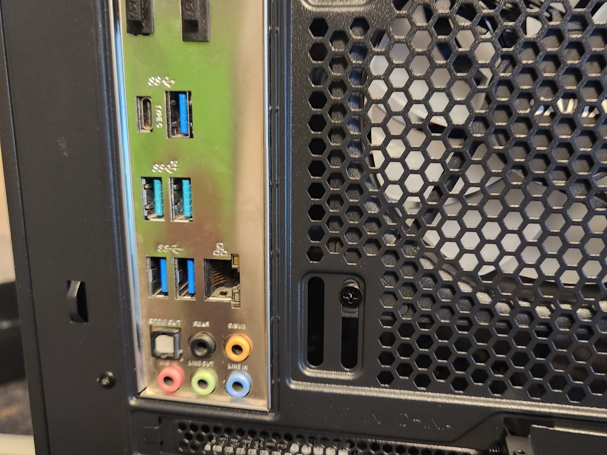 Budget 1440p Gaming pc! RTX 2080 super/ Ryzen 7 2700X
