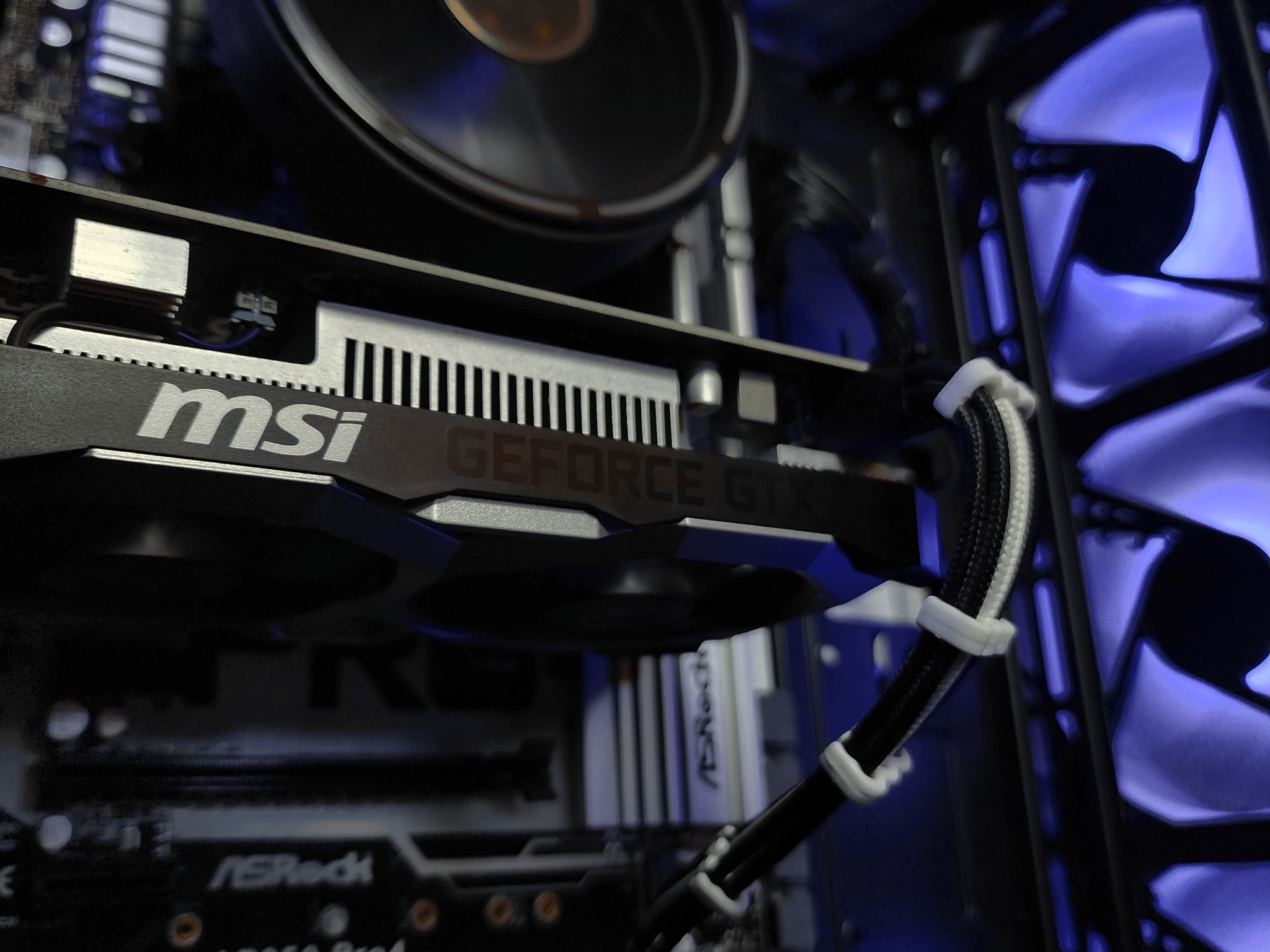 ⚫️💀⚫️ AMD Ryzen 3 1200AF 4-Core //  MSI GeForce GTX 1650 4GB // TCreate 16GB 2666MHz*