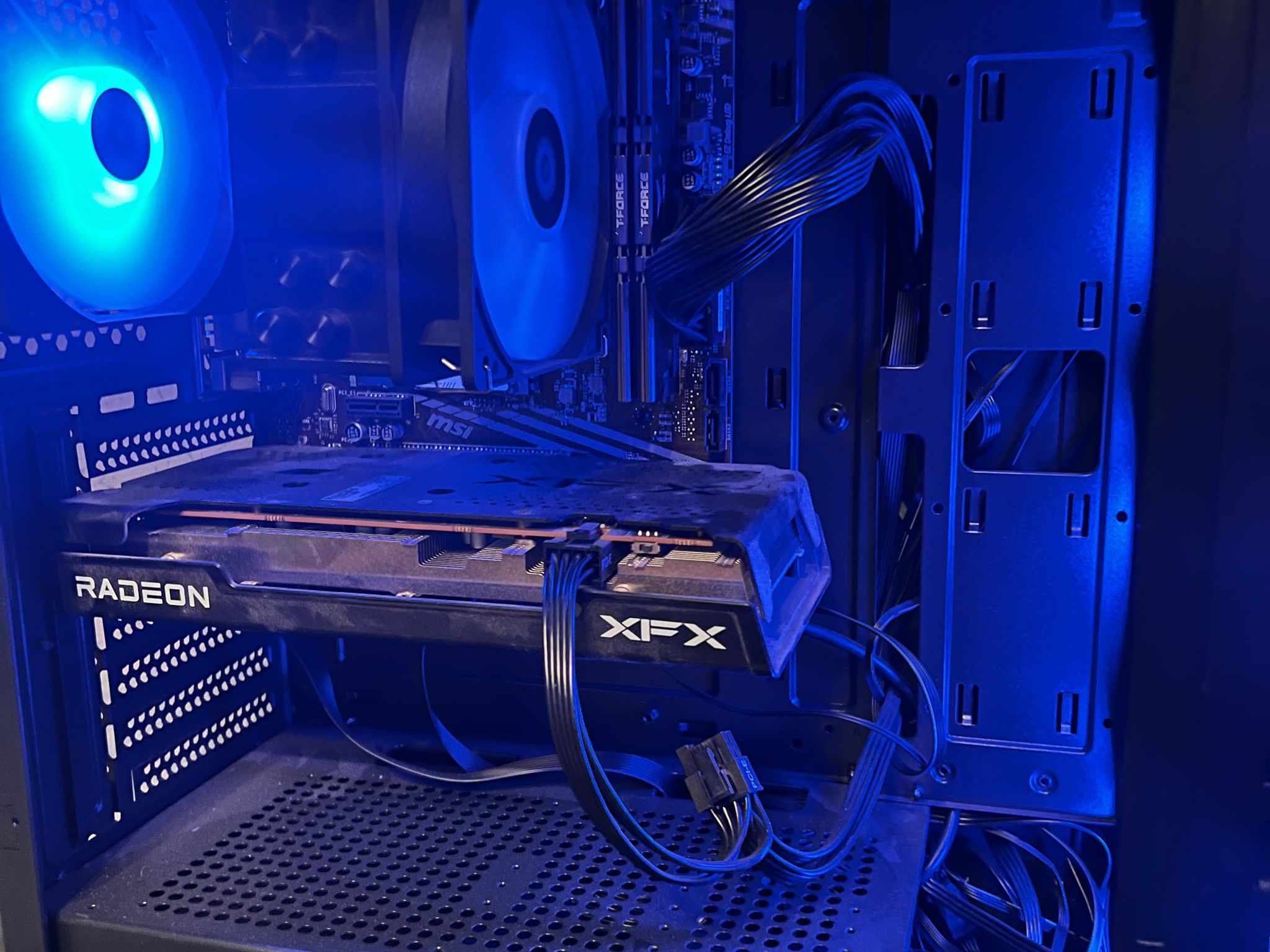 Ryzen 5 2600 rx 6650xt. Starter Gaming pc