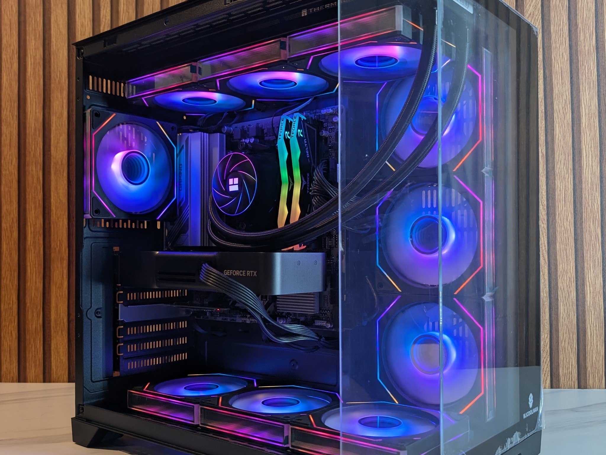 RTX 5070 FE | RYZEN 5 7600X | 1TB SSD | 16GB DDR5 | 650W | 360MM AIO