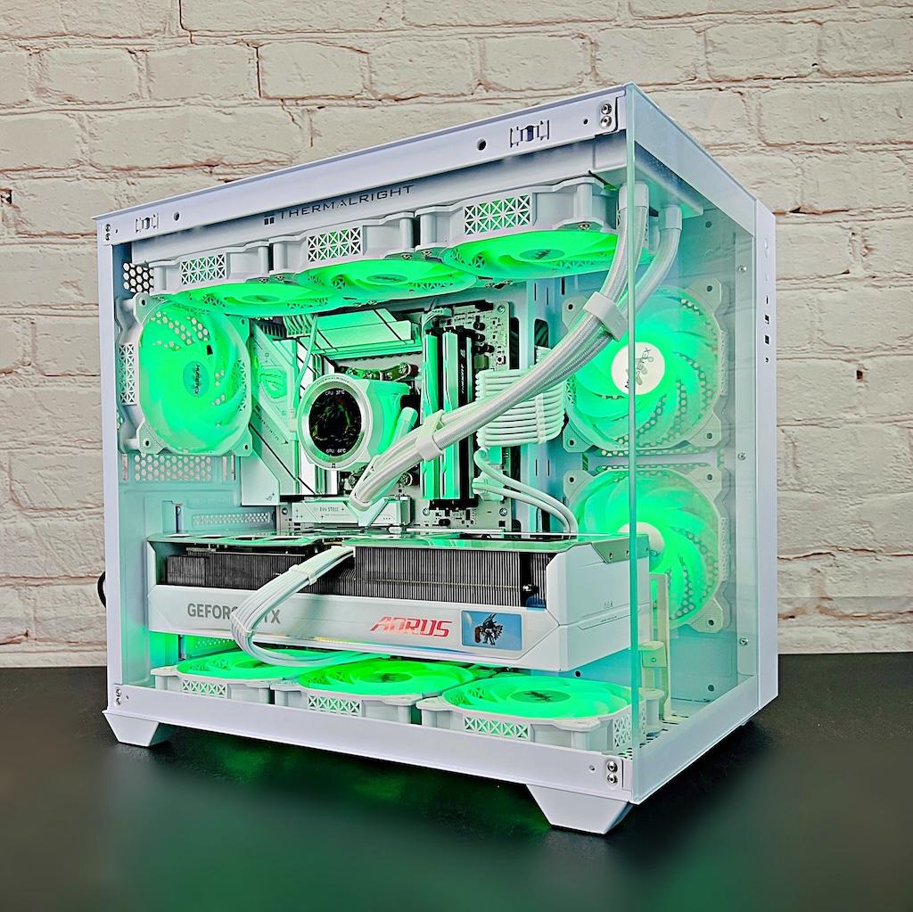 5080 AORUS MASTER ICE Ryzen 7 9800X3D 32GB DDR5 2TB M.2 WIFI 7 Win 11 Pro
