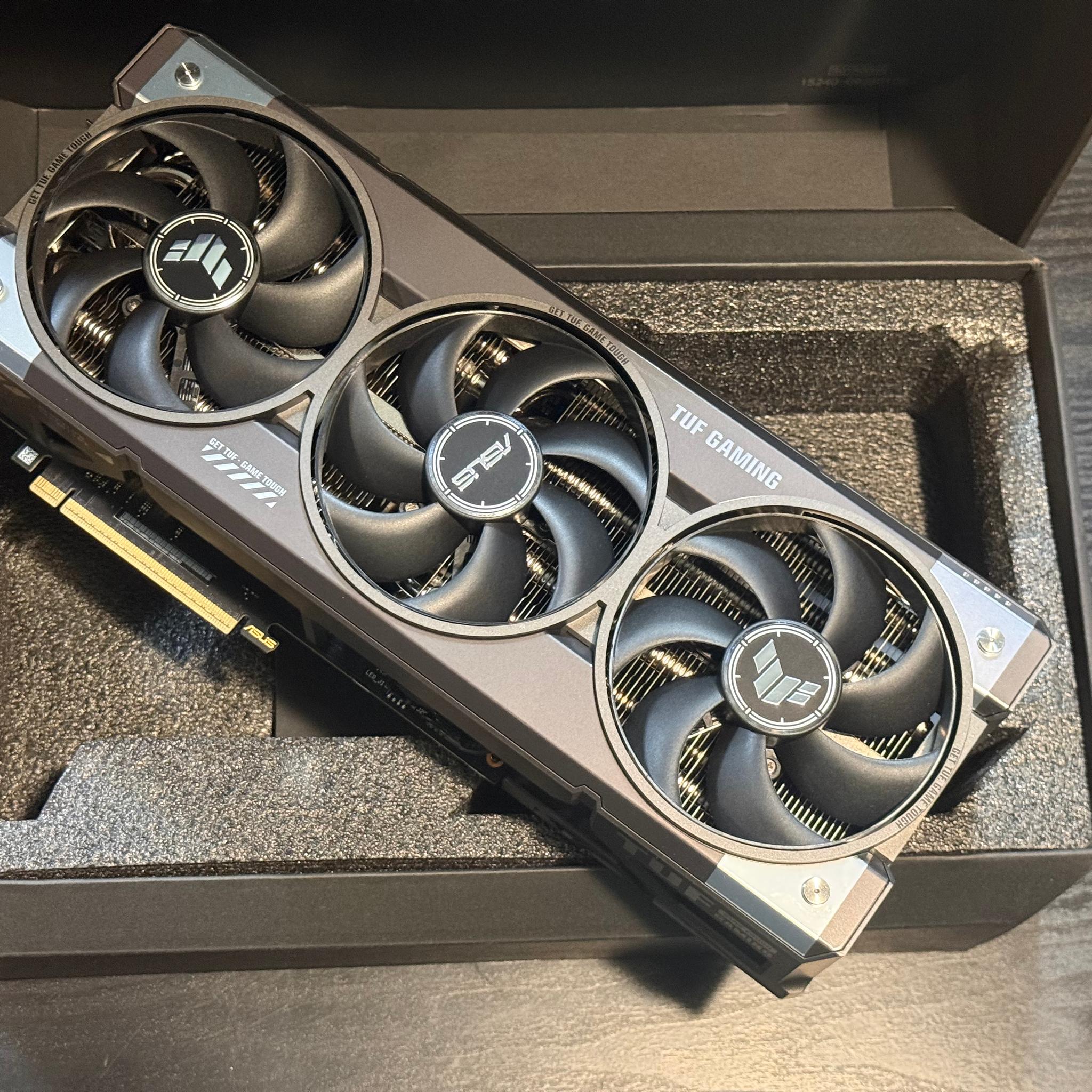 ASUS TUF Gaming GeForce RTX 5080 16GB GDDR7 OC Edition