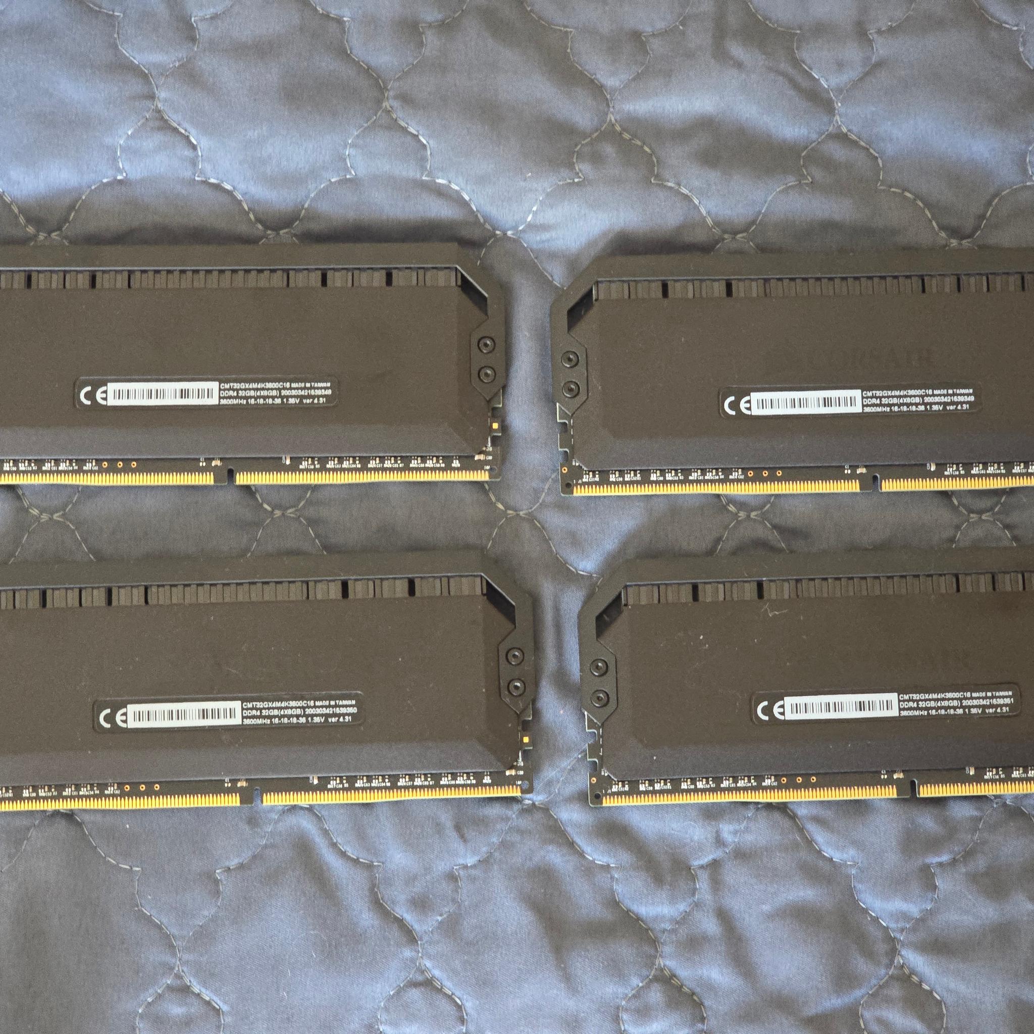 Corsair Dominator Platinum RGB 32GB DDR4 CMT32GX4M4K3600C16 (Samsung B-Die)