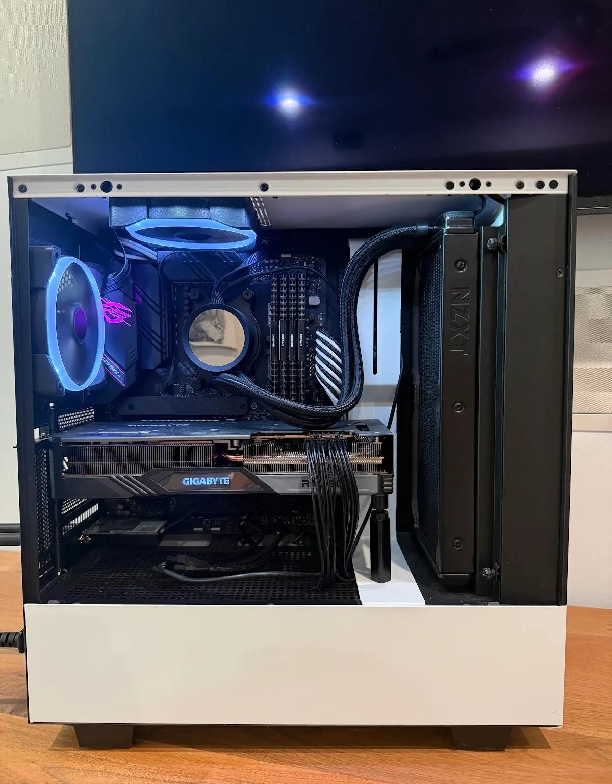 AMD RX 7800 XT Ryzen 7 5700X Custom Gaming PC
