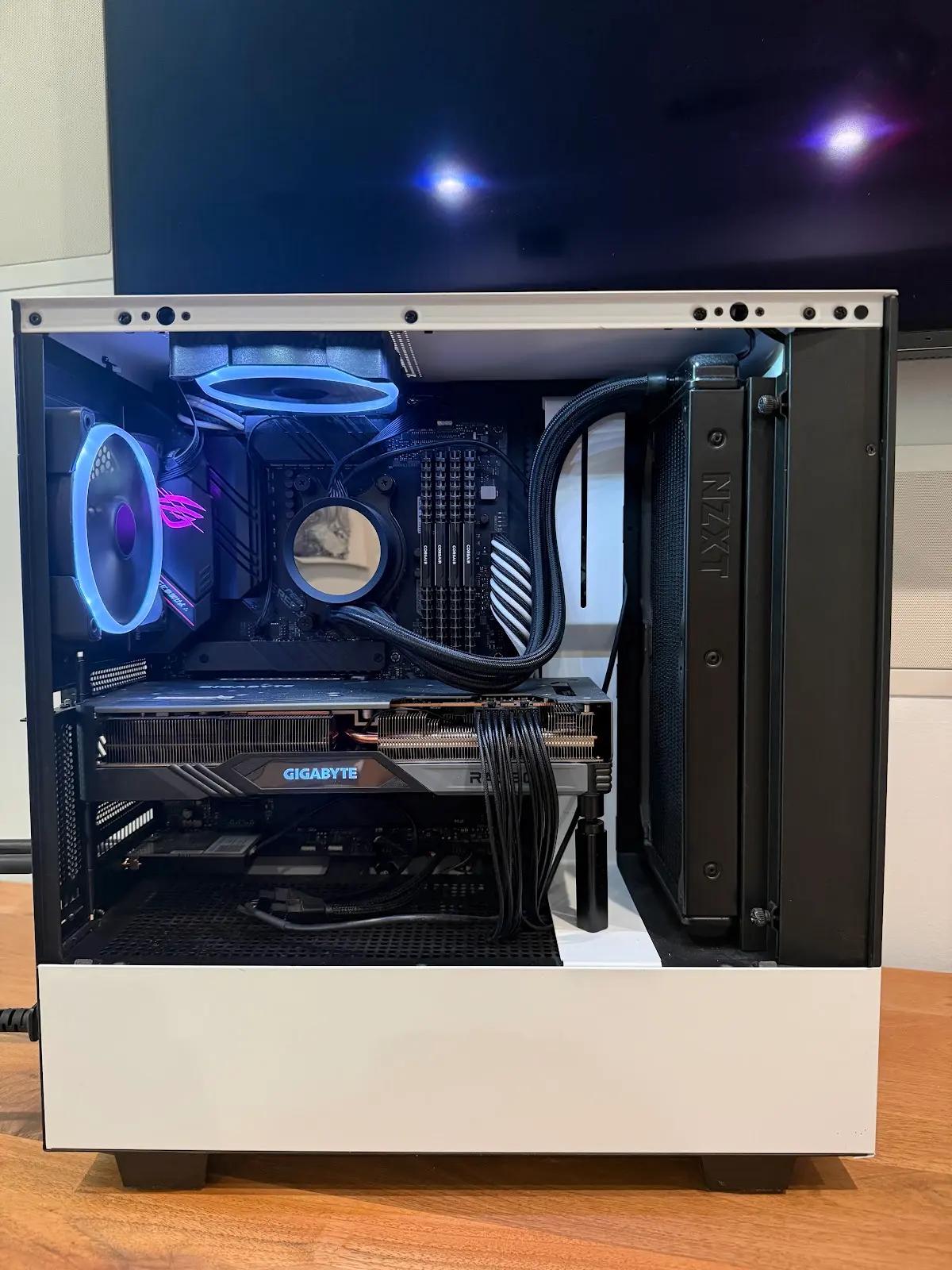 AMD RX 7800 XT Ryzen 7 5700X Custom Gaming PC