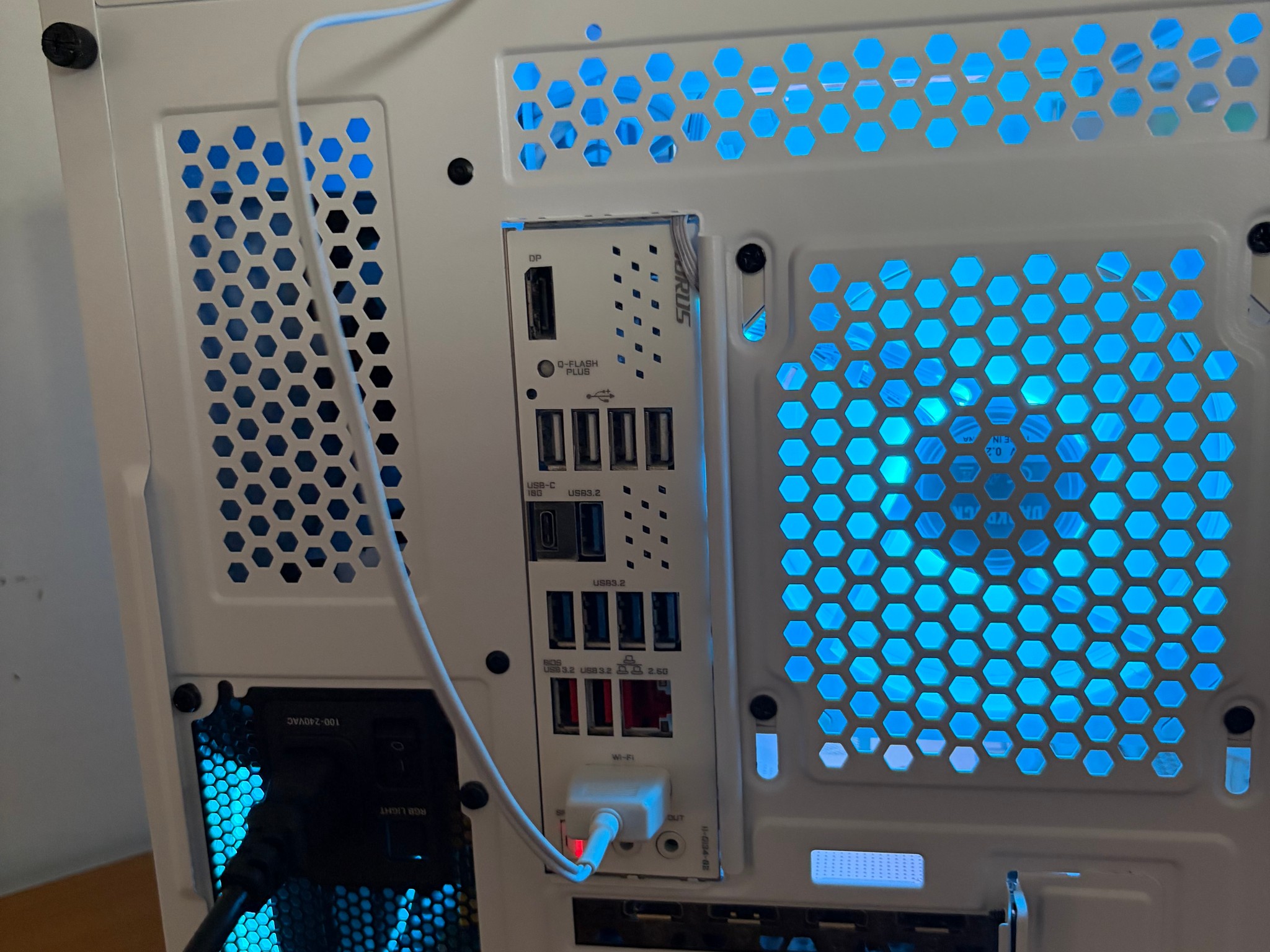 🤍 White Vision Build | Ryzen 5 7600 + RTX 3060 Ti Gaming PC 🤍