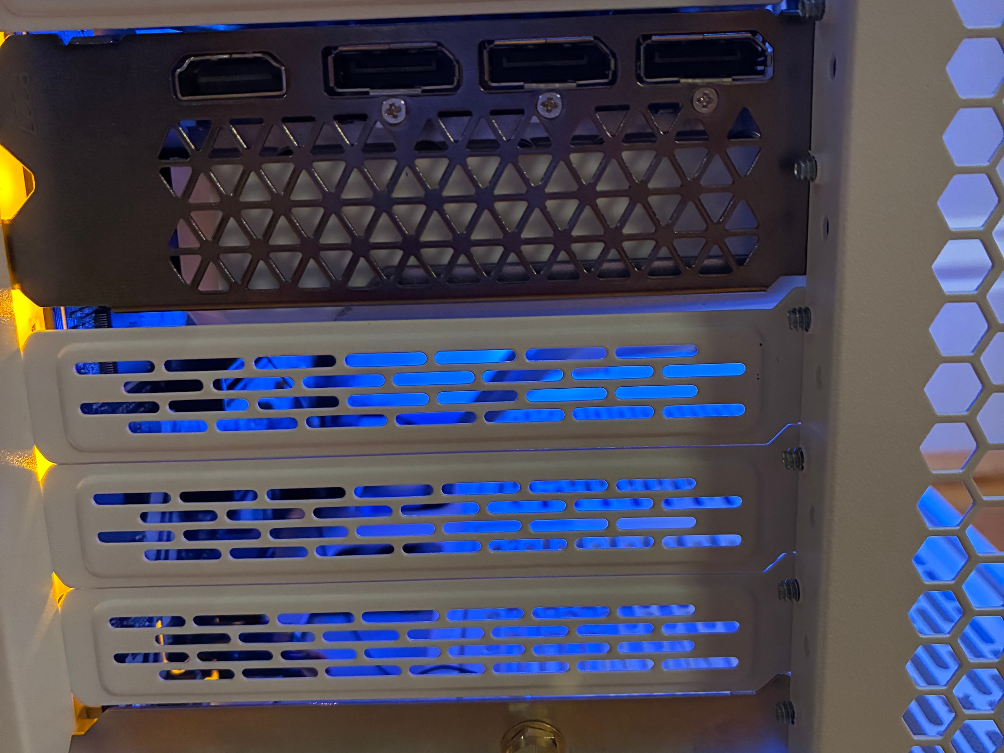RTX 3060 Ti i7 9700K CUSTOM WHITE GAMING PC 1TB PCIe 4.0 NVME 16GB DDR4 WIFI BLUETOOTH WINDOWS 10/11