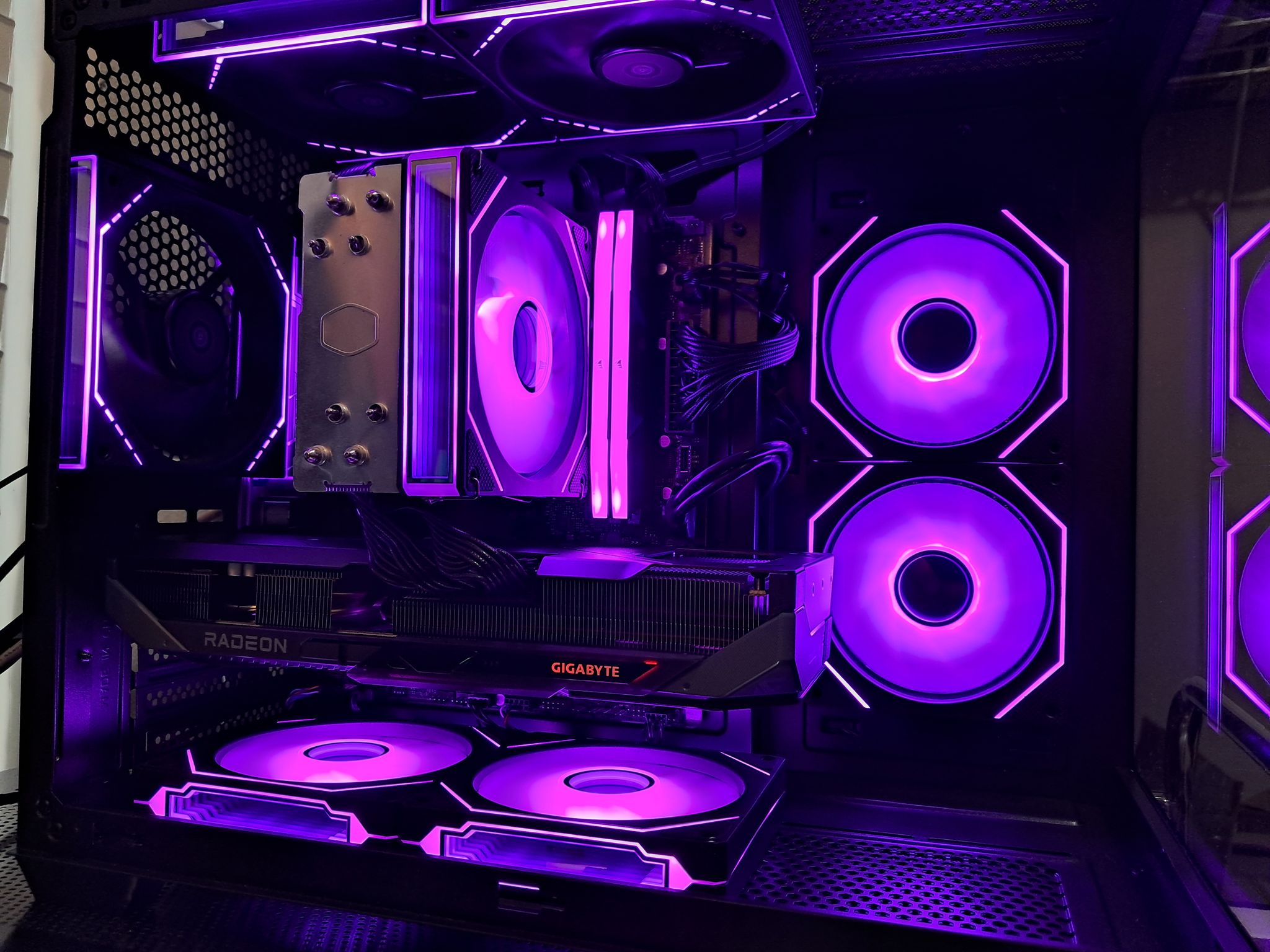⬛🔴Custom 1440p Gaming PC🔴⬛RX 9070 GRE | Ryzen 5 7500F | 16GB DDR5 | 1TB SSD