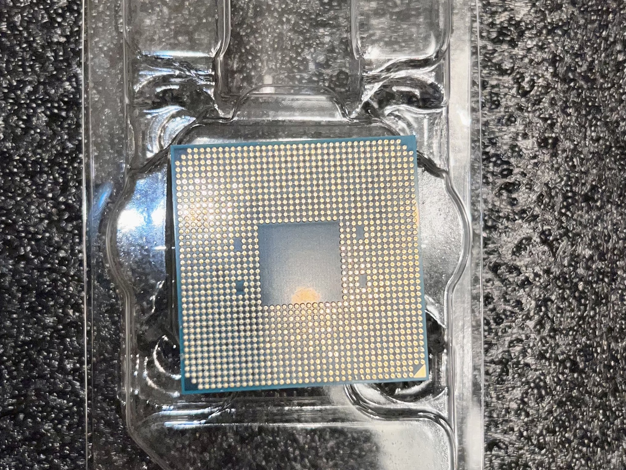 AMD Ryzen 5 1600 w/ stock cooler