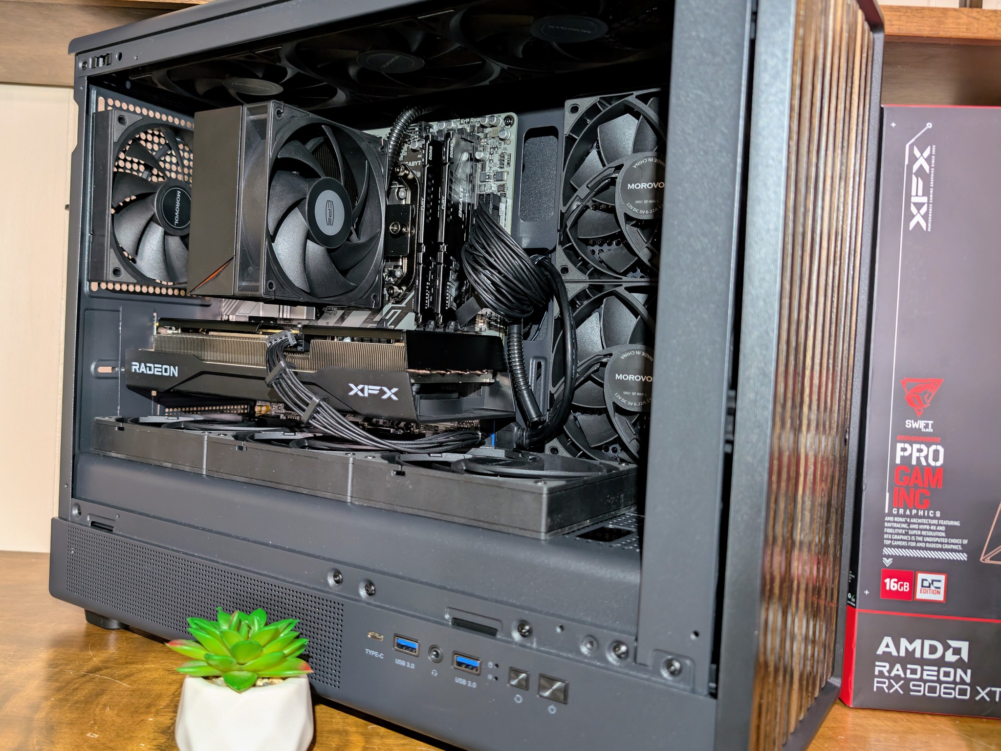 🪵 MODERN WOODEN STEALTH: RYZEN 5 7600X3D + 32GB DDR5 6000MT CL36 + RX 9060 XT 16GB 🪵