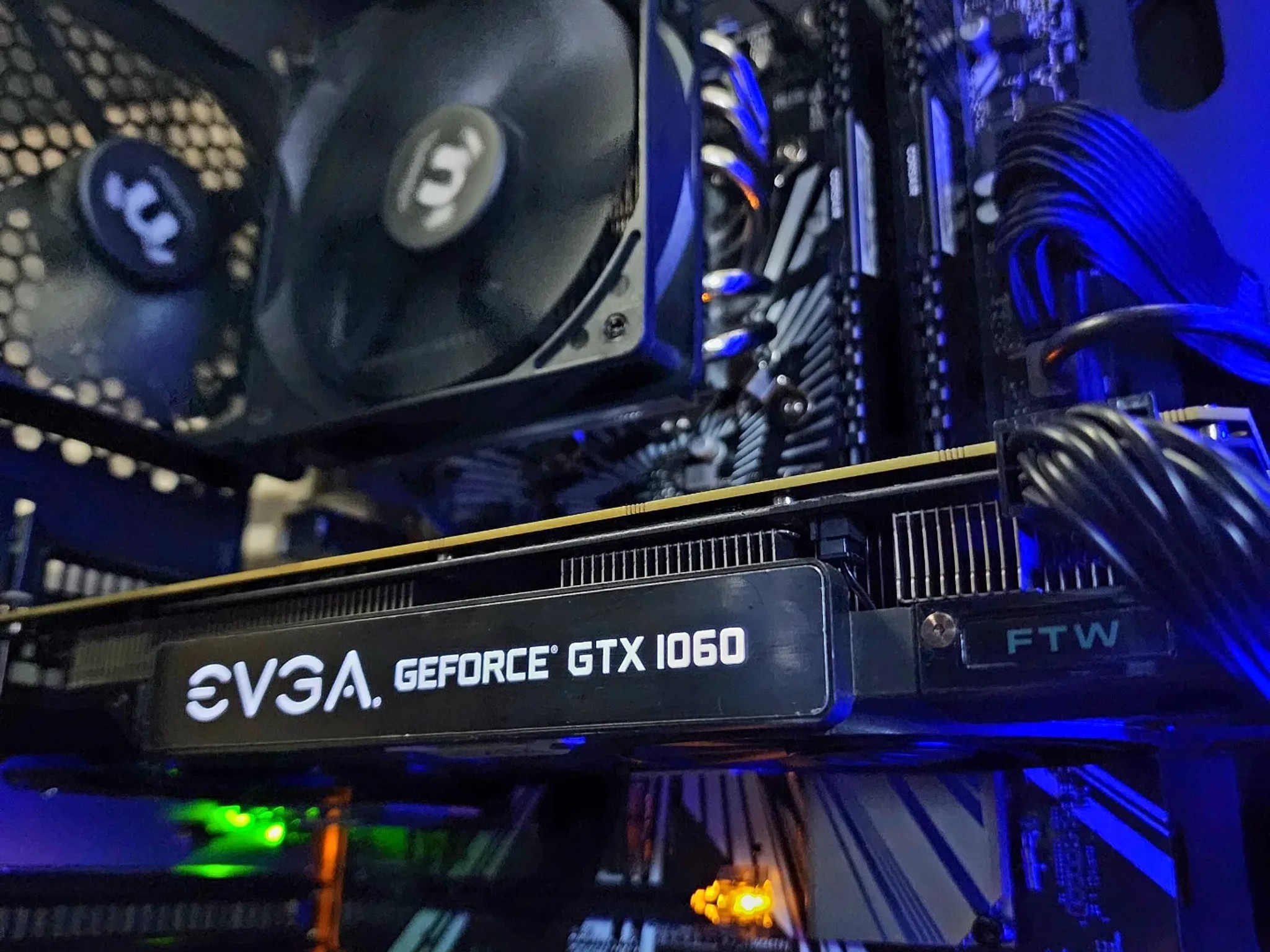 🖤💙🖤 EVGA GTX 1060 FTW // Intel Core i3 9100 // Corsair LPX 8GB 2400MHz
