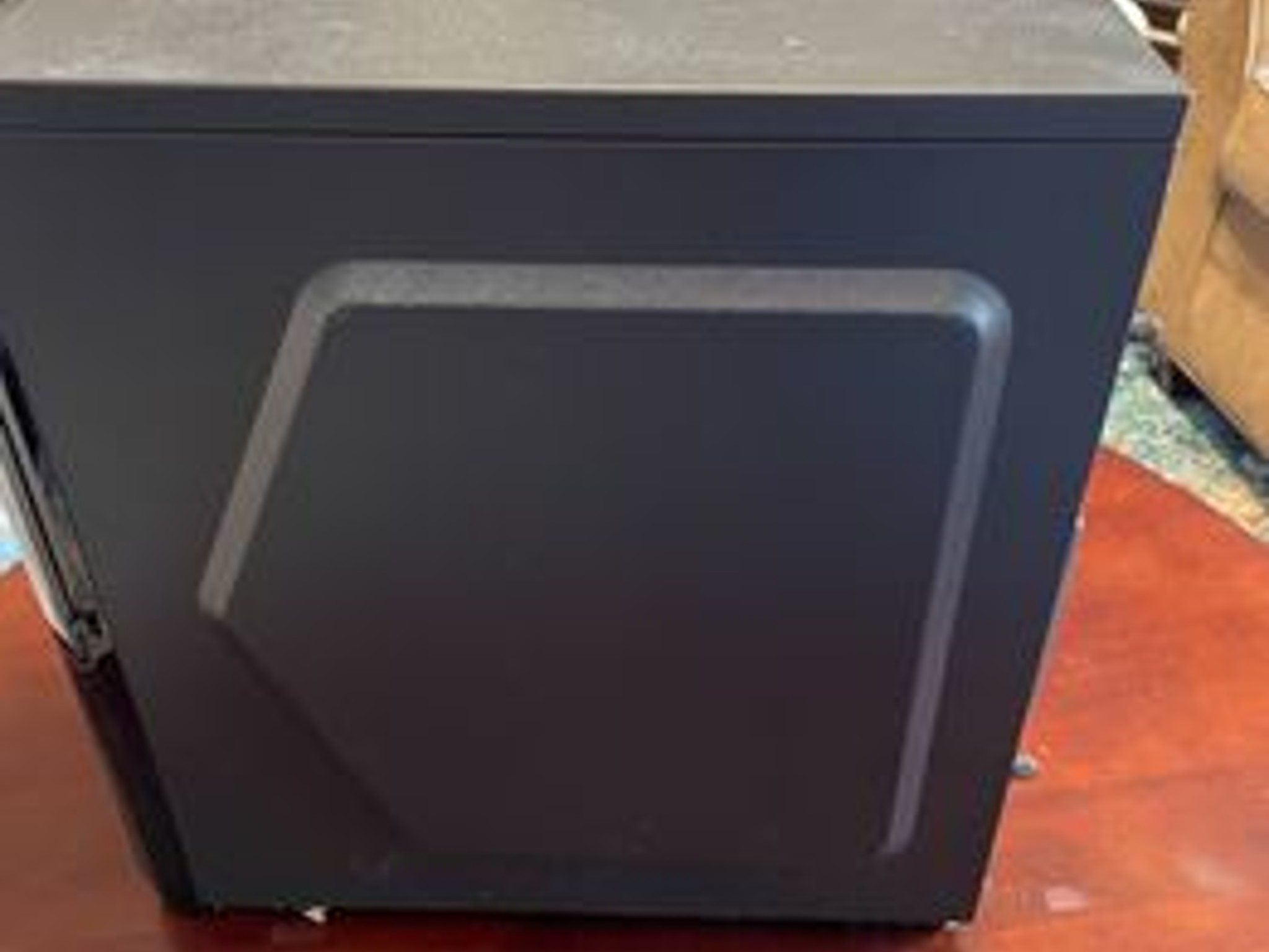 Great Condition Custom PC with EVGA SuperClocked black edition 1070