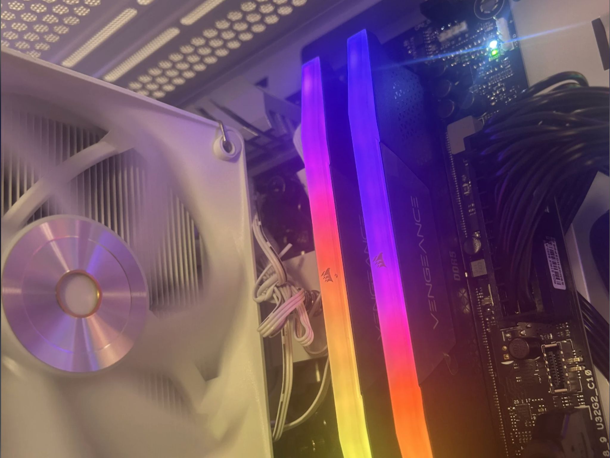 RTX 5060 Ti🥶🧊//Light Valley// - Ryzen 7 5800XT, RTX 5060 Ti 8GB, 32GB RAM, 1TB SSD🥶🧊