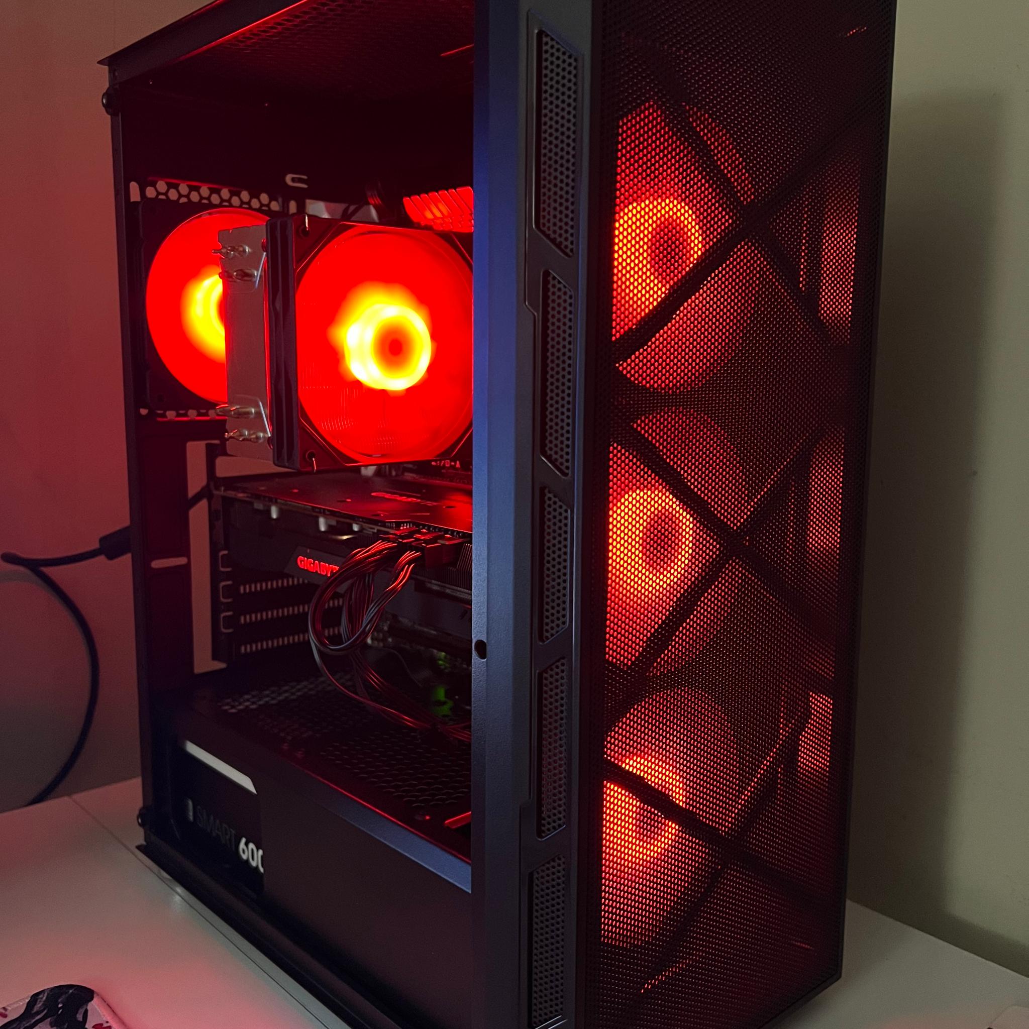 | Rx5700xt 8gb | i7 6700k 4.0ghz |16gb ddr4 3000mhz 1080p/1440p Performance mid-ranged