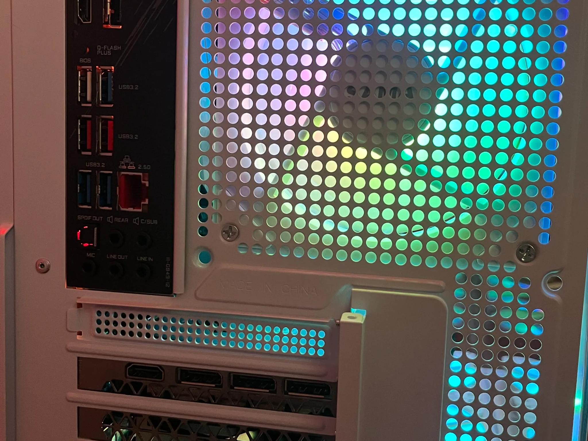 White Shadow 👻 | Ryzen 7 5700X RTX 3080 32GB DDR4 WiFi 1TB SSD