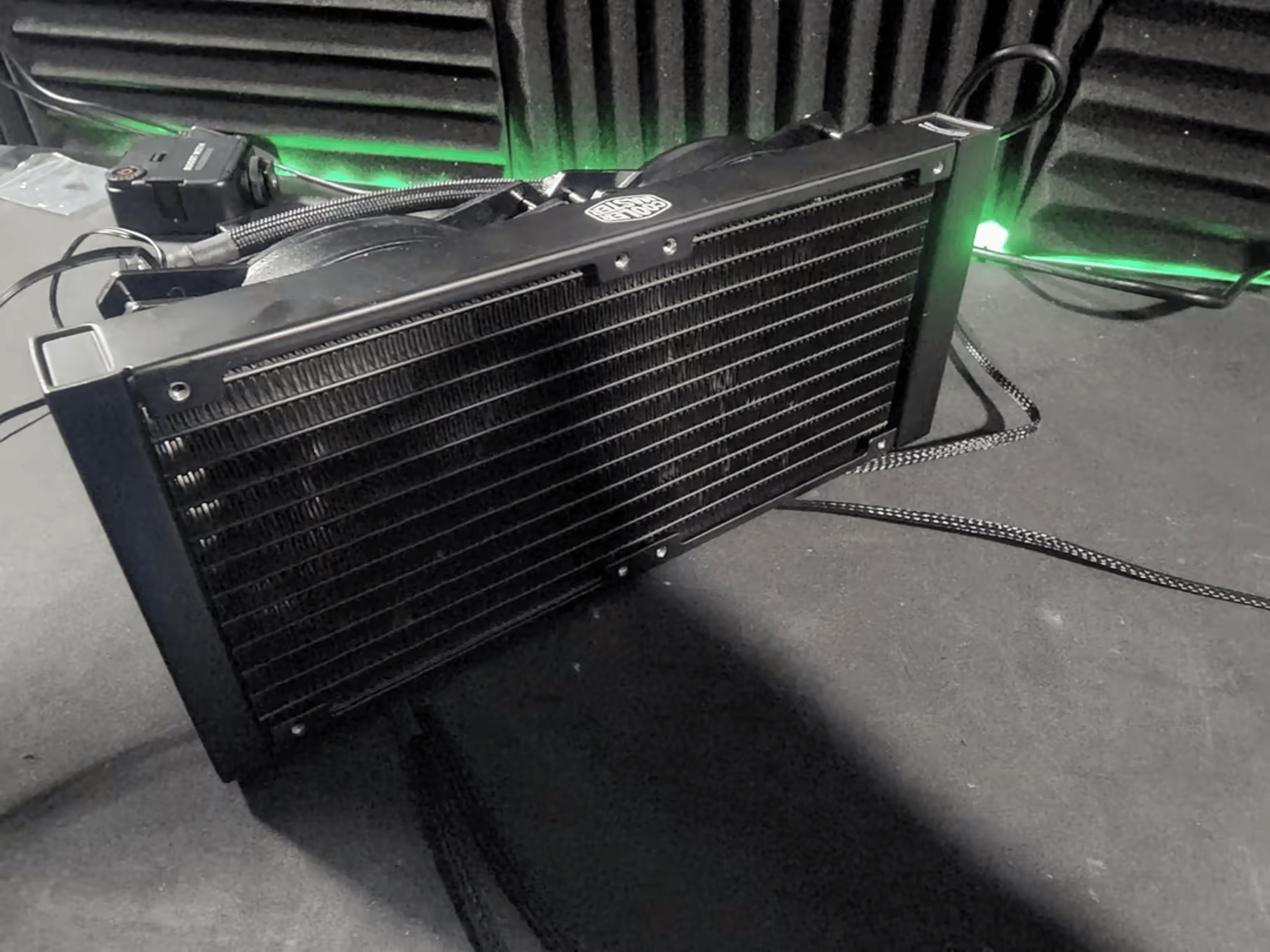 Cooler Master ML240L V2 w/ missing mounting hardware & RGB hub