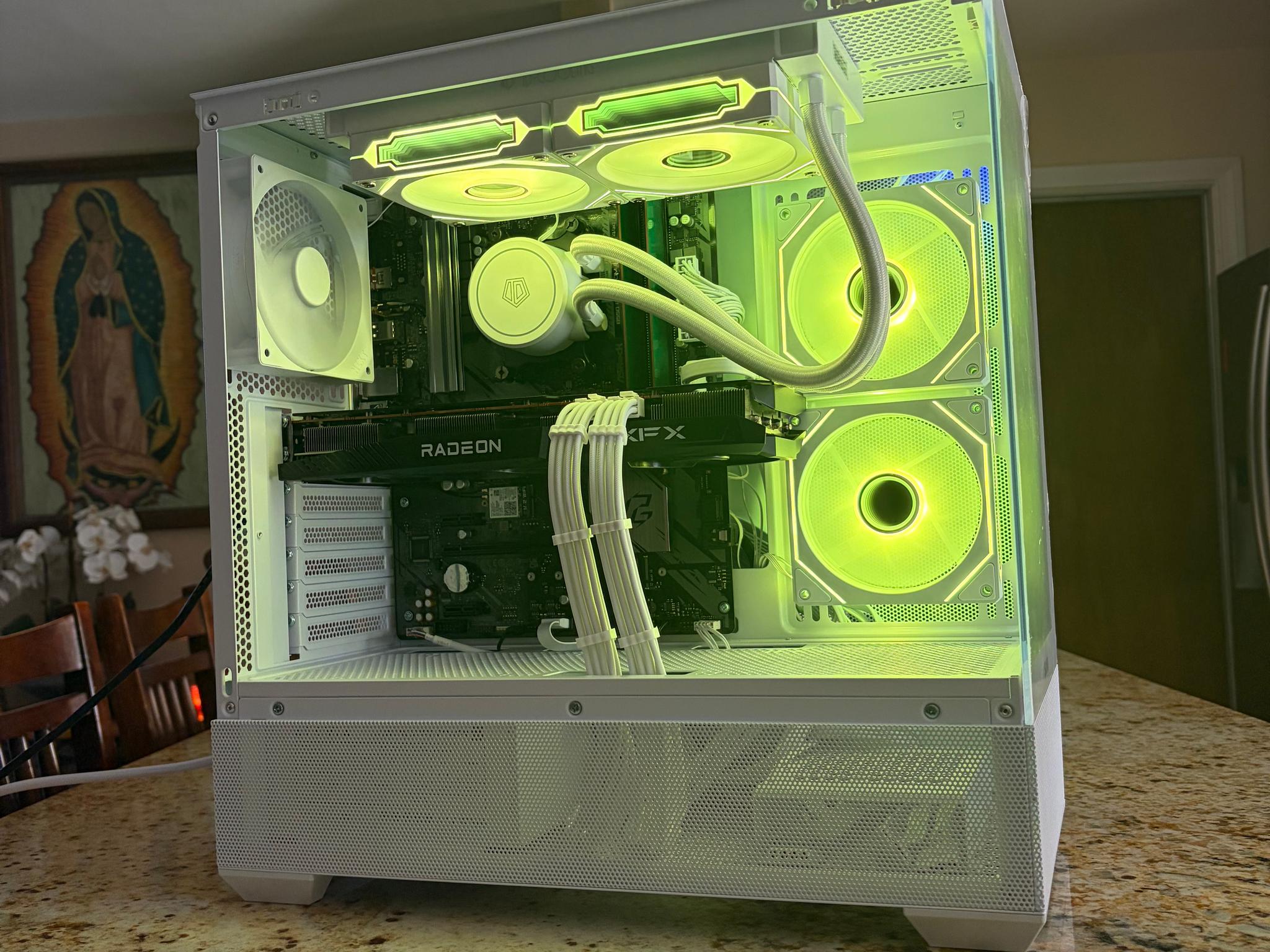 White Gaming PC | RX 6700XT 12GB | RYZEN 5 3600 | 16GB RAM | 1TB SATA SSD | Wi-Fi + Bluetooth