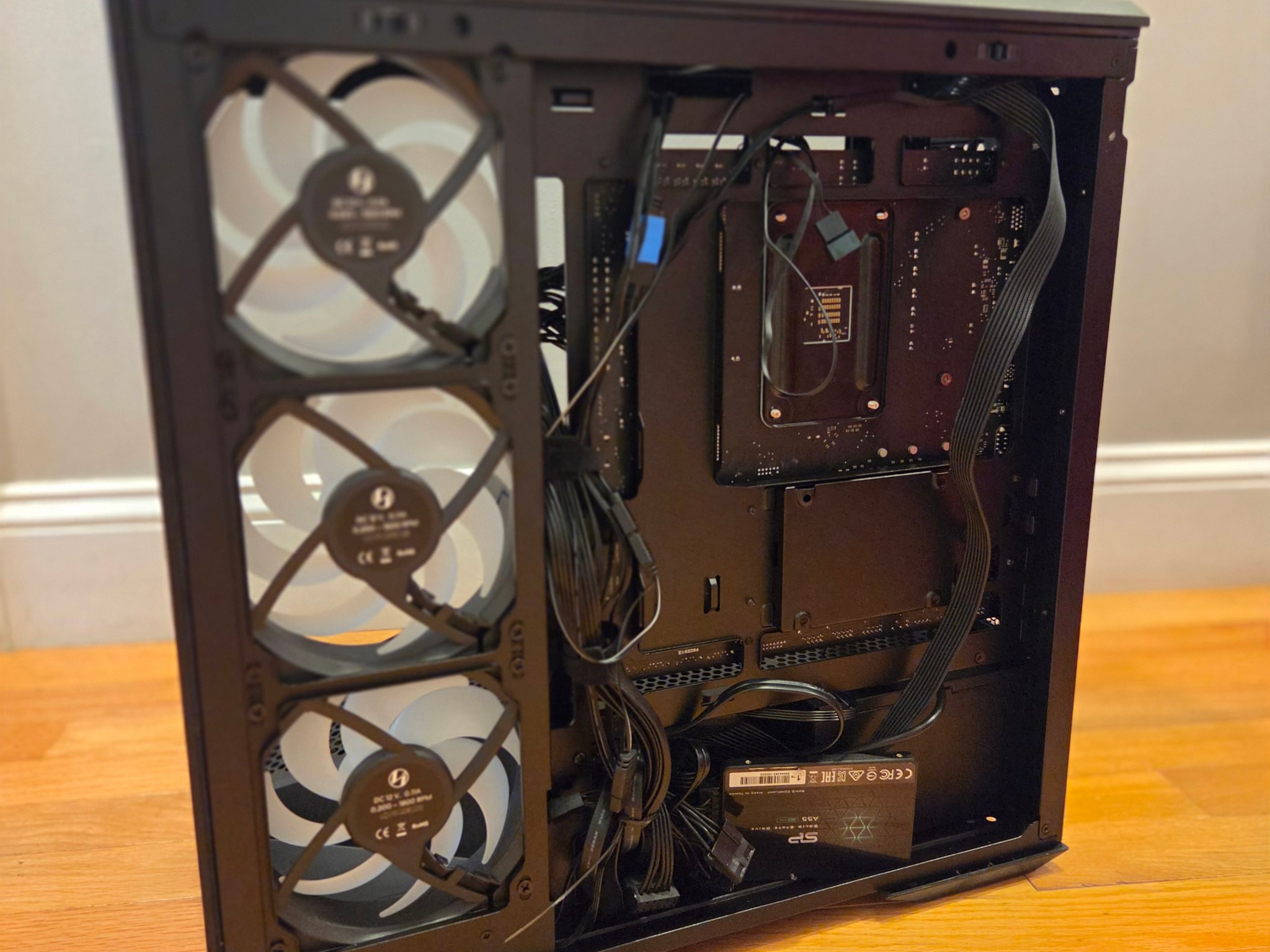 LIAN LI CASE, 5800x, 2060 super, 1tb ssd, RGB Gaming PC!