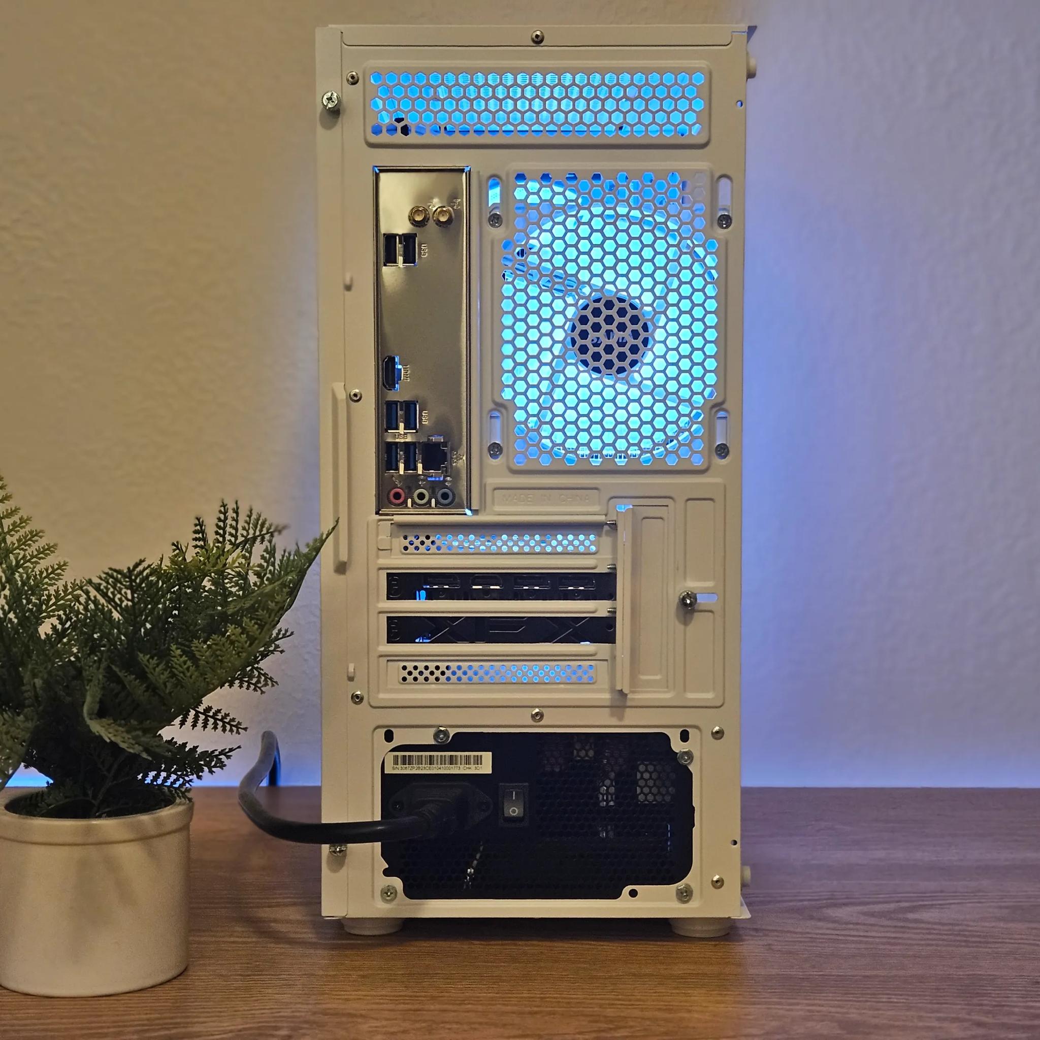 🗻Snowy Peak🗻 | RX 6700 | Ryzen 3600 | 32gb Ram | 1TB SSD